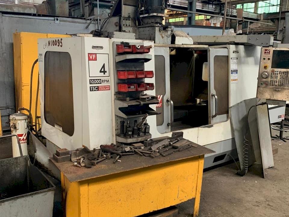 Mašīnas HAAS VF-4  pretskats