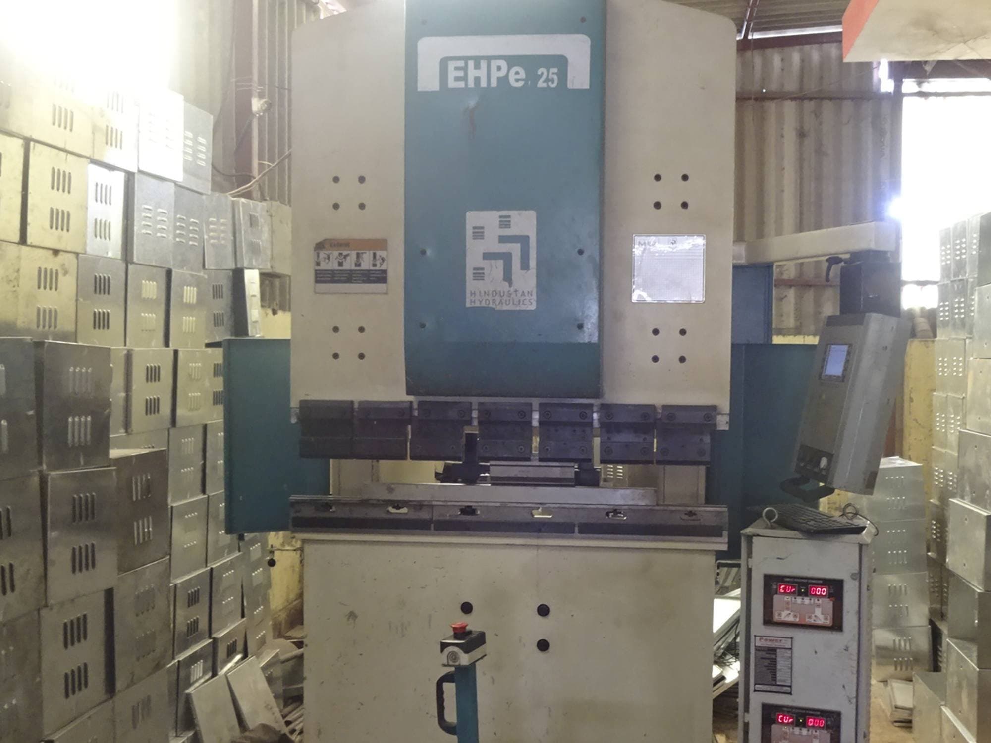Mašīnas Hindustan Hydraulics EHPe 25 pretskats