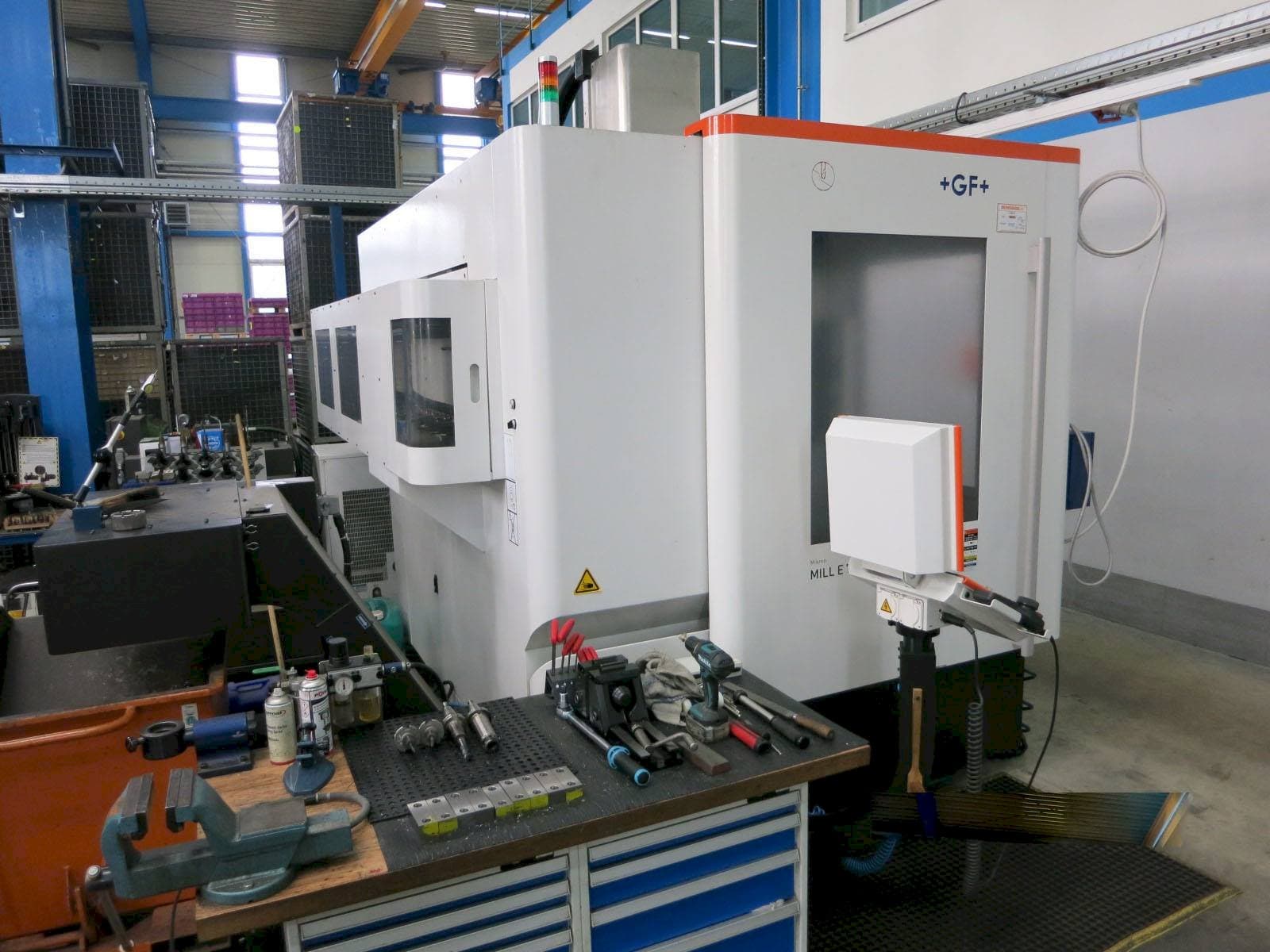 Mašīnas +GF+ AgieCharmilles Mikron Mill E 700 U pretskats