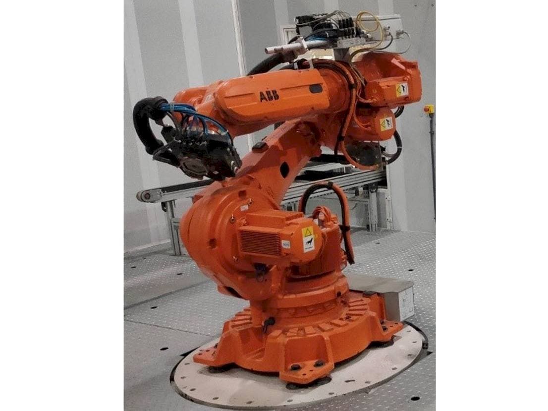 Mašīnas ABB IRB 6620-150/2.2 pretskats