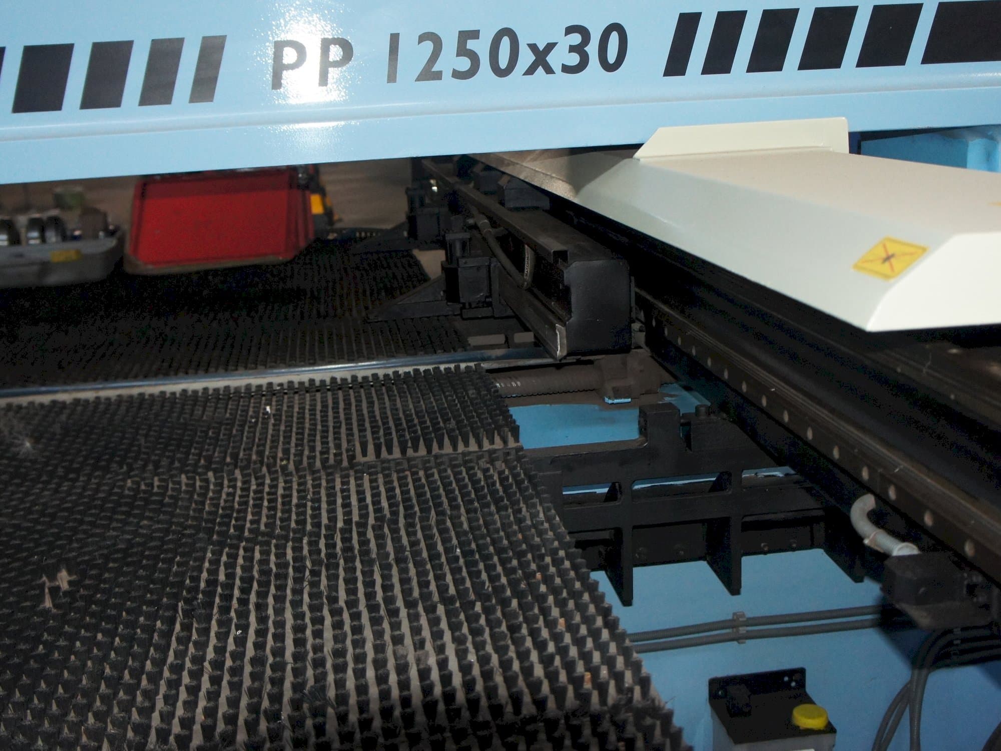 Mašīnas Durma PP 12530 pretskats