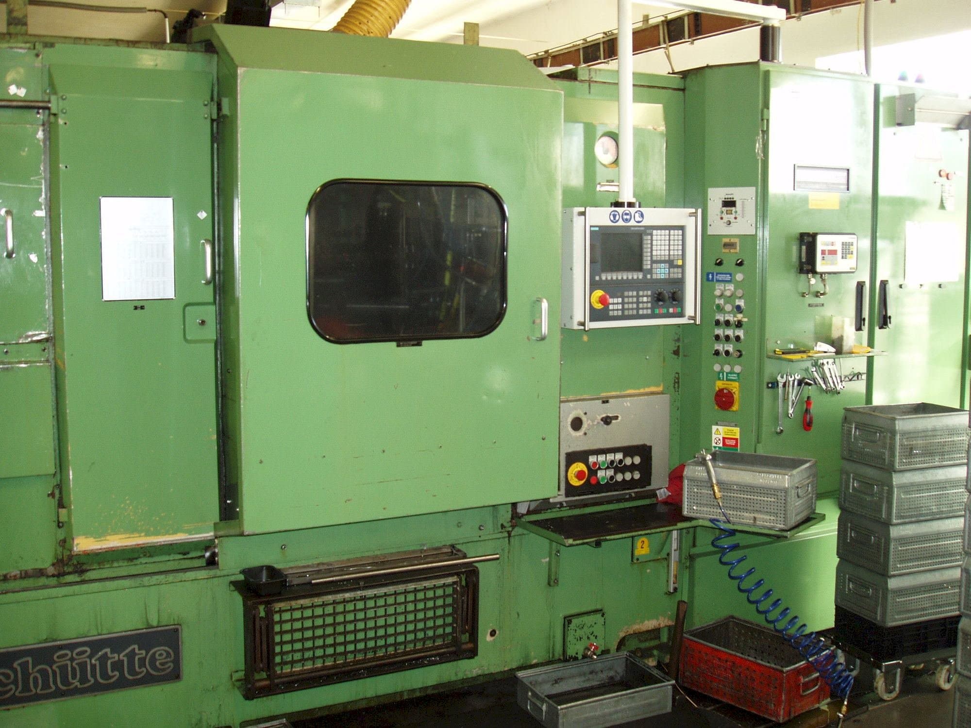 Mašīnas Schuette SF81 pretskats