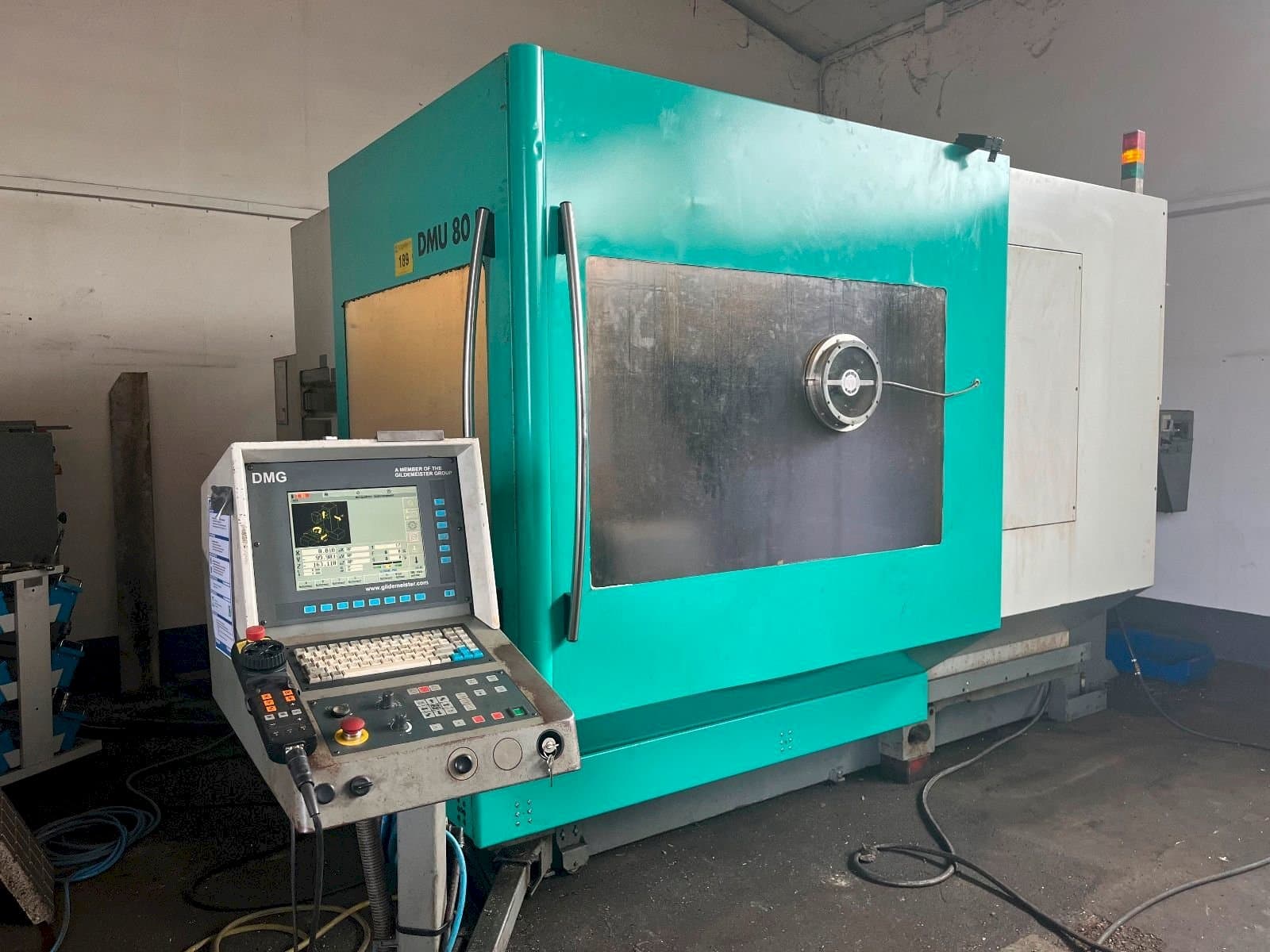 Mašīnas DMG Deckel Maho DMU 80 P pretskats