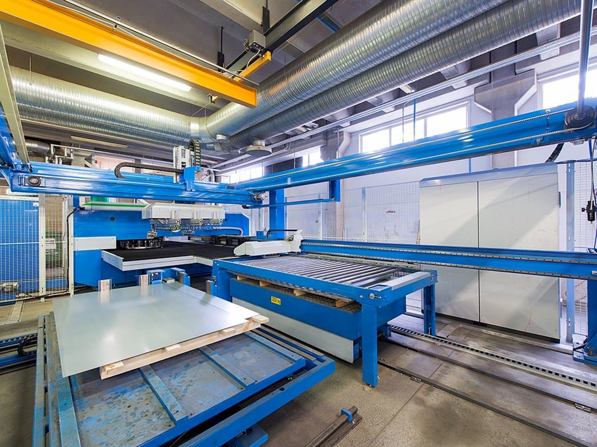 Mašīnas Finn-Power E 5 Lui kreisās malas skats