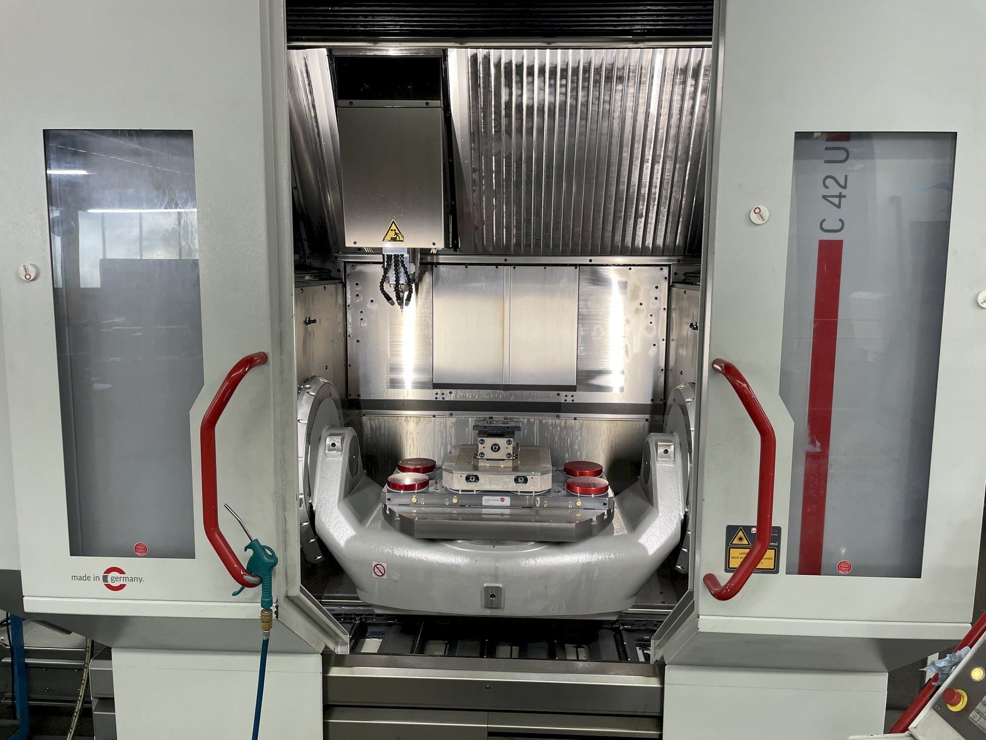 Mašīnas HERMLE C 42 U pretskats