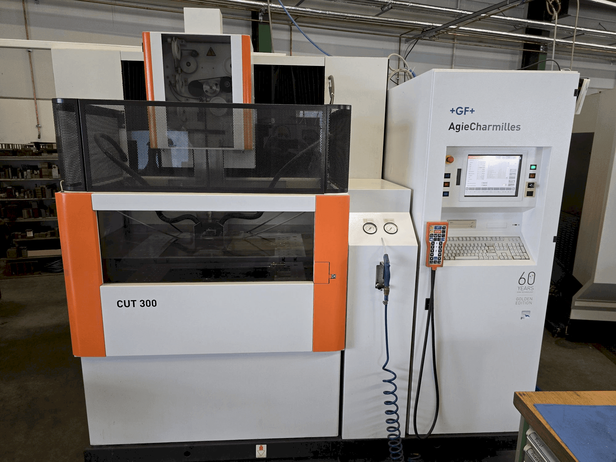 Mašīnas AgieCharmilles CUT 300 pretskats