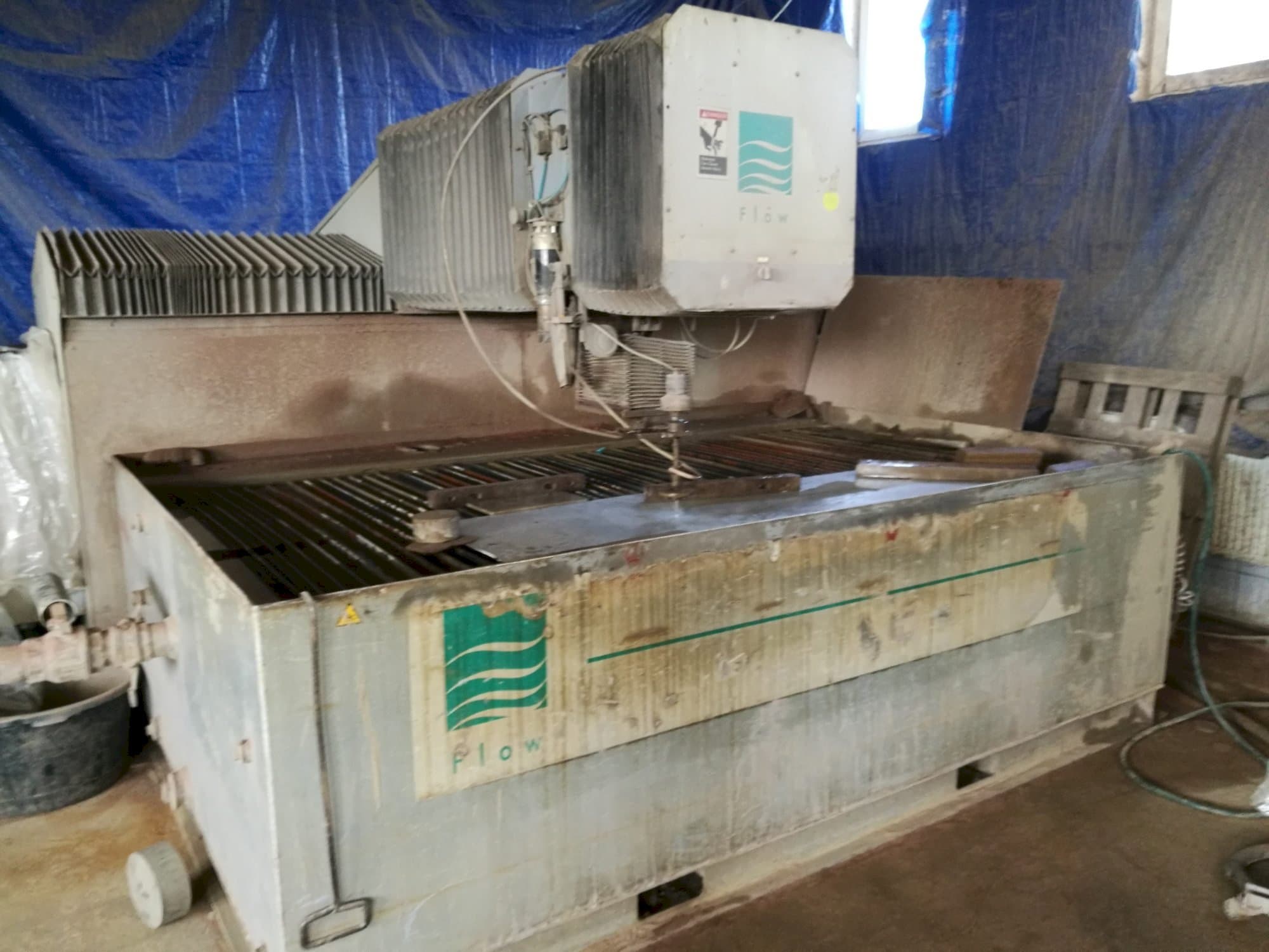 Mašīnas Flow IFB 2412 pretskats