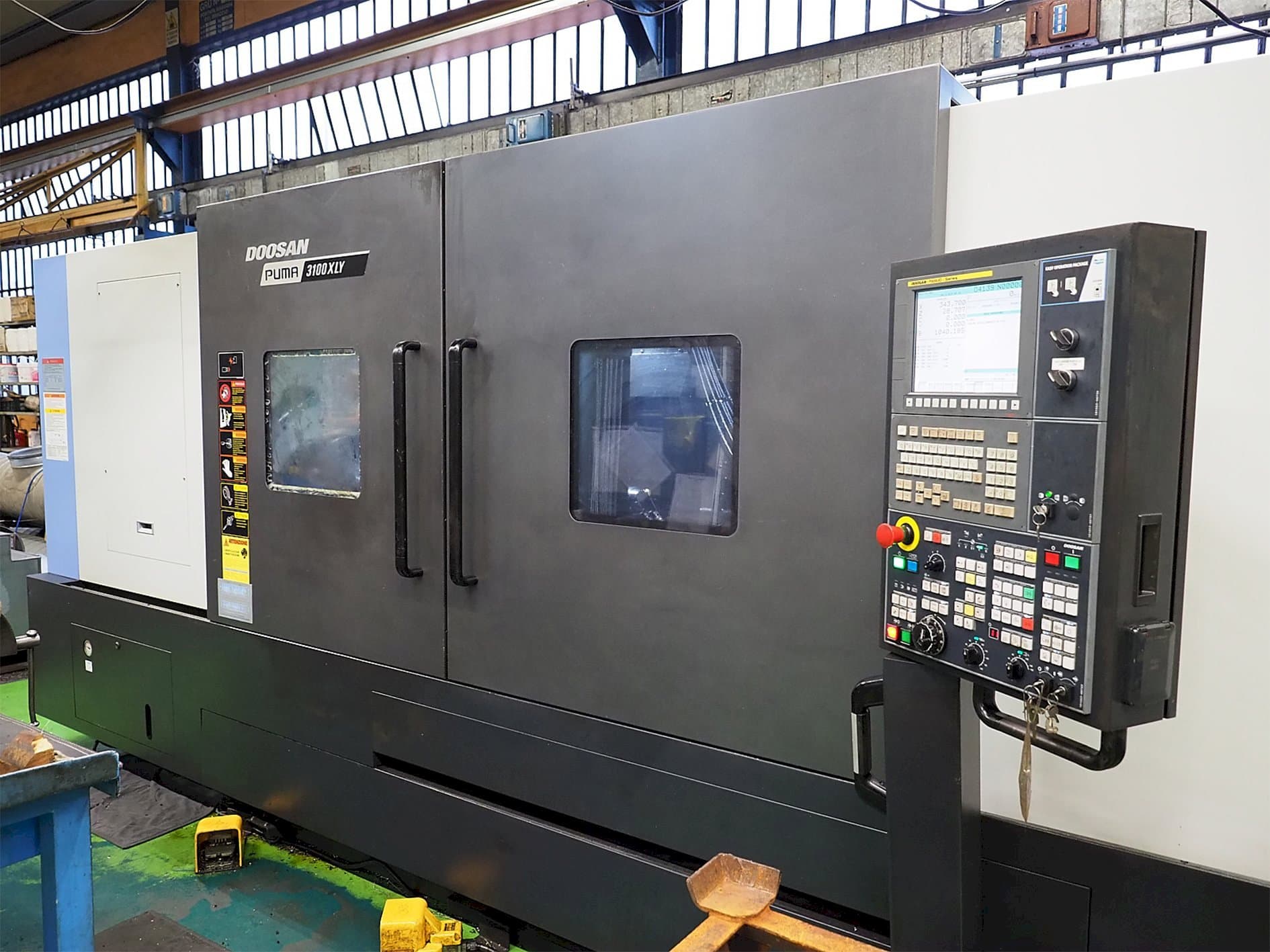 Mašīnas Doosan Puma 3100XLY pretskats