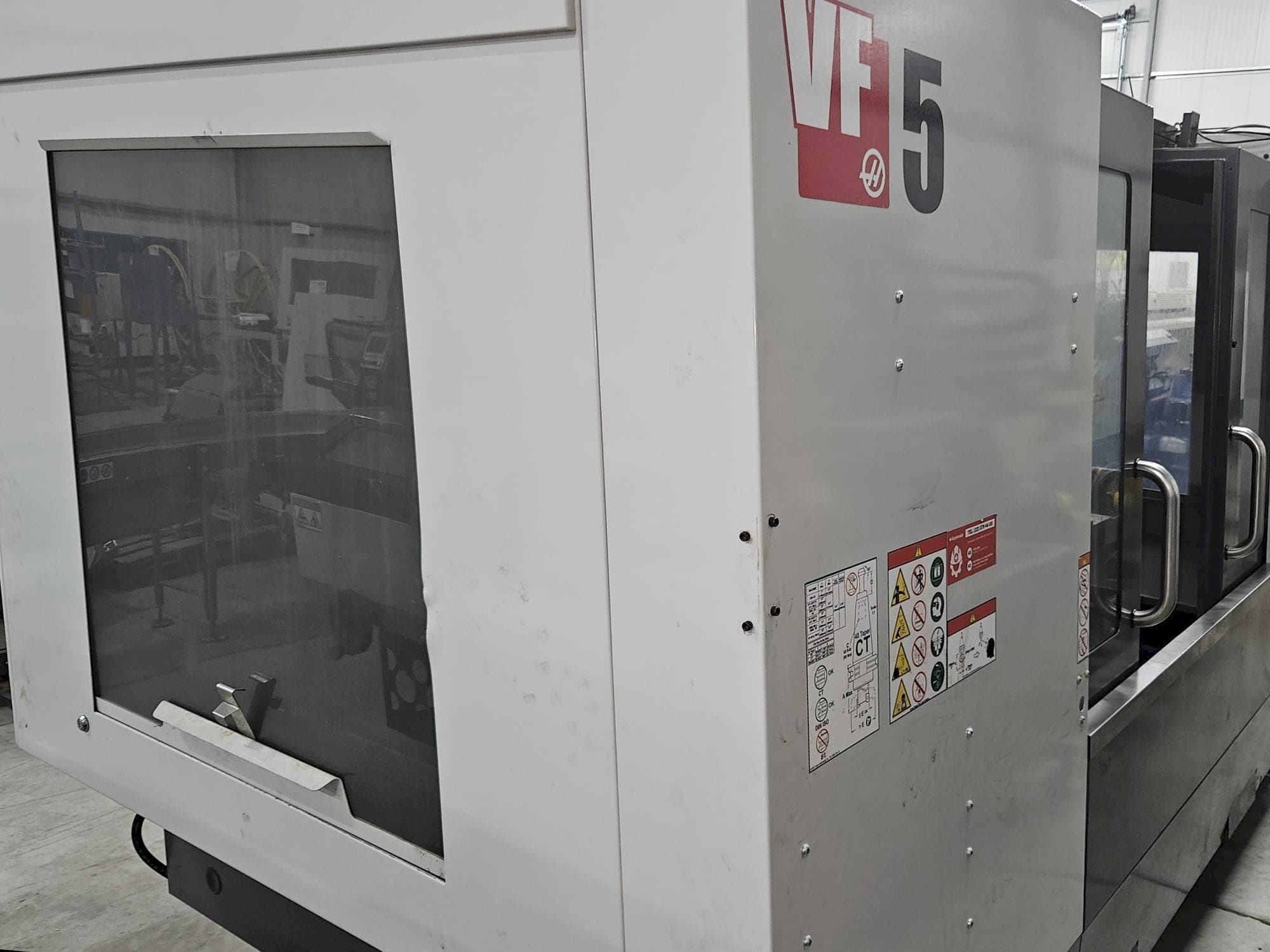 Mašīnas HAAS VF-5/40 pretskats