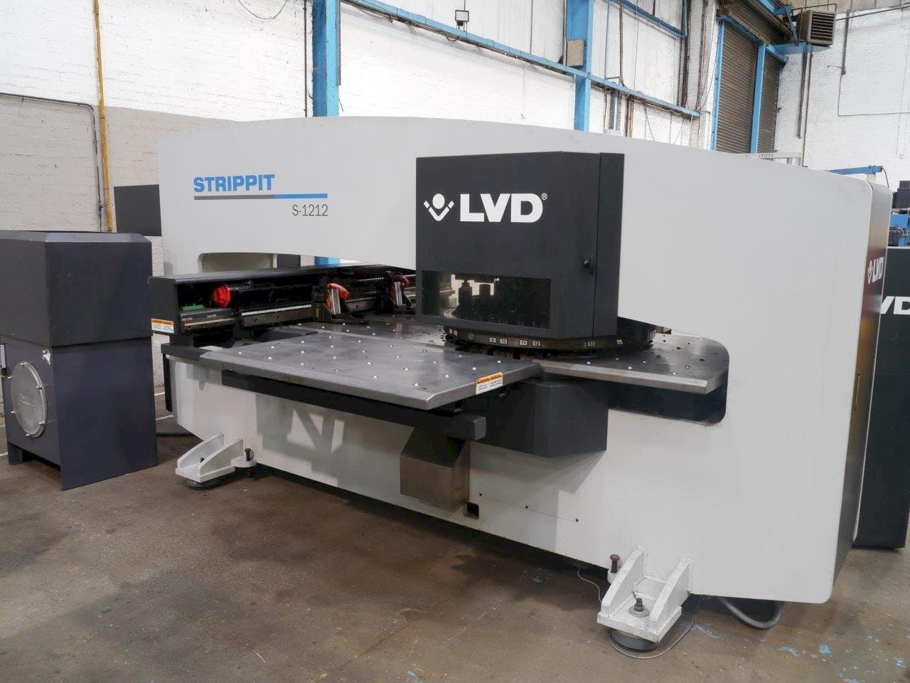 Mašīnas LVD STRIPPIT S 1212  pretskats