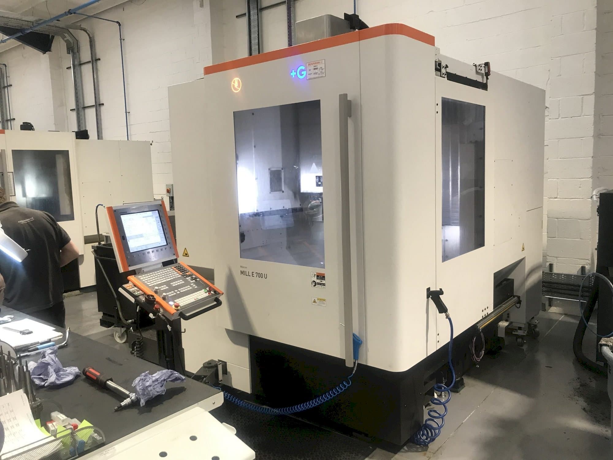 Mašīnas MIKRON Mill E 700 U pretskats