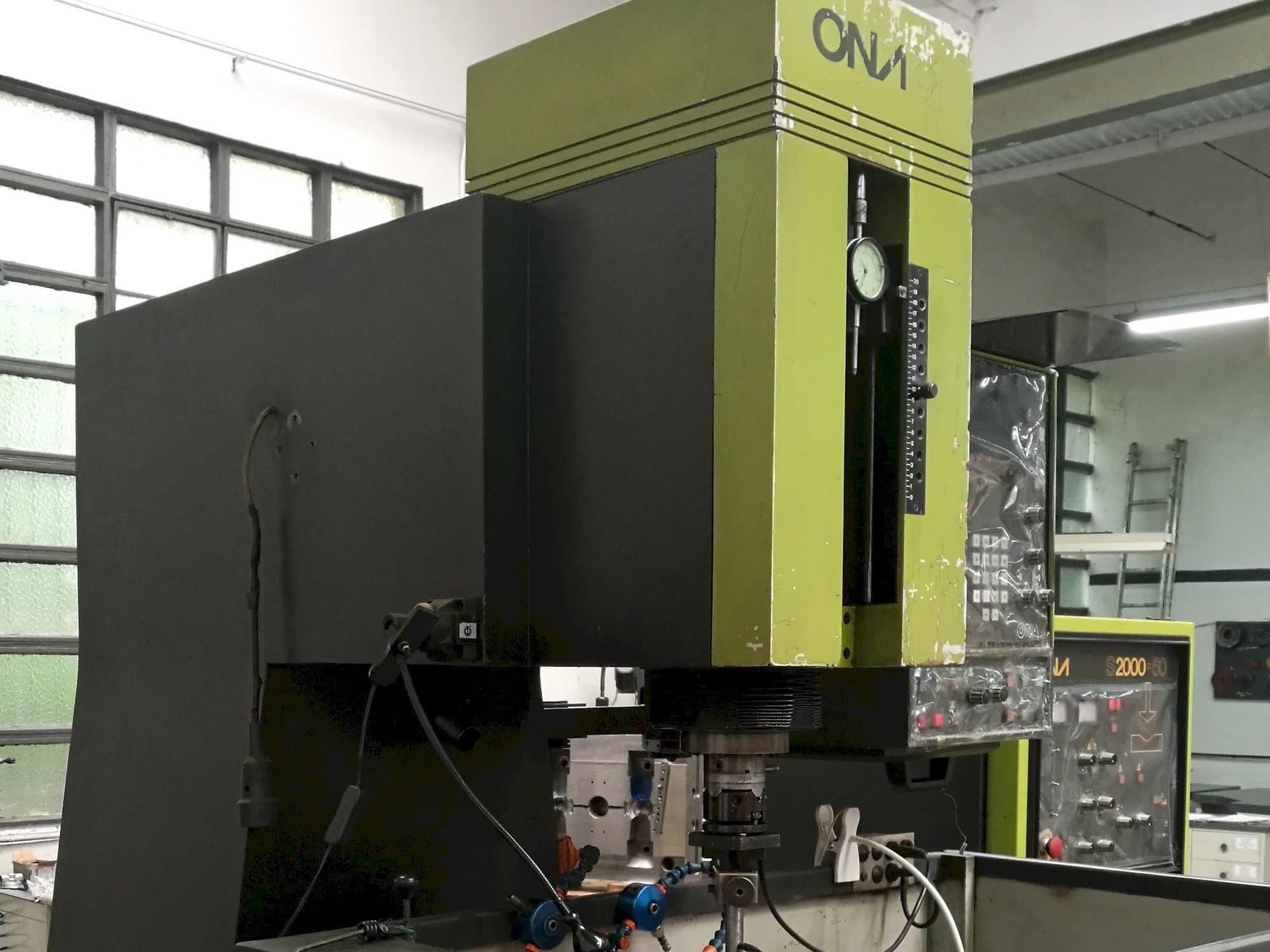 Mašīnas ONA IN 260 skats  no kreisās puses