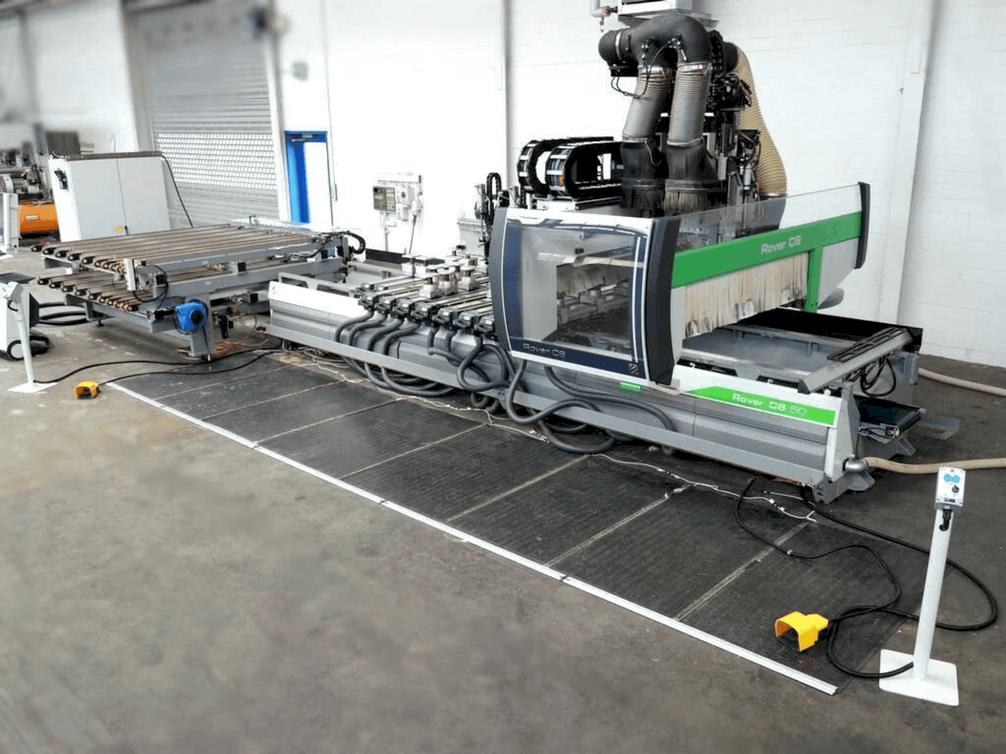 Mašīnas BIESSE Rover C6 pretskats