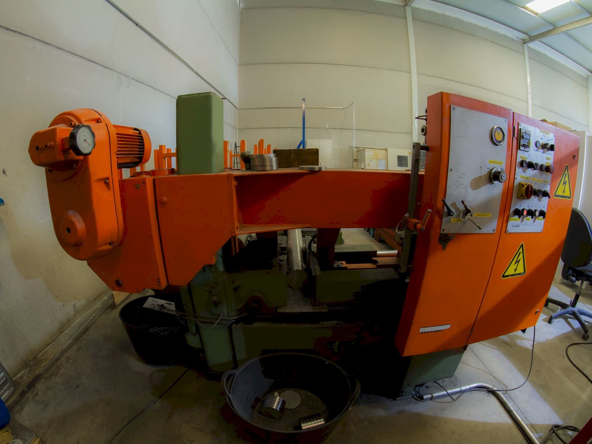 Mašīnas KASTO HBA 340 AU  pretskats