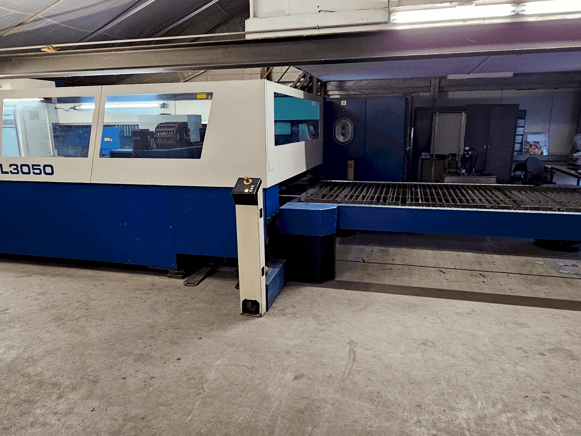 Mašīnas TRUMPF L3050 pretskats