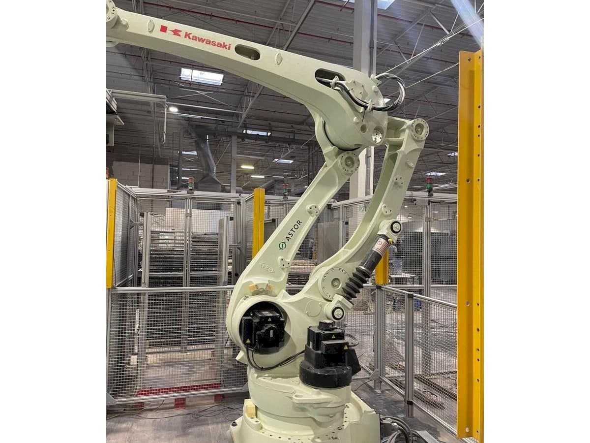 Mašīnas Kawasaki 3CP180L-AC03 pretskats