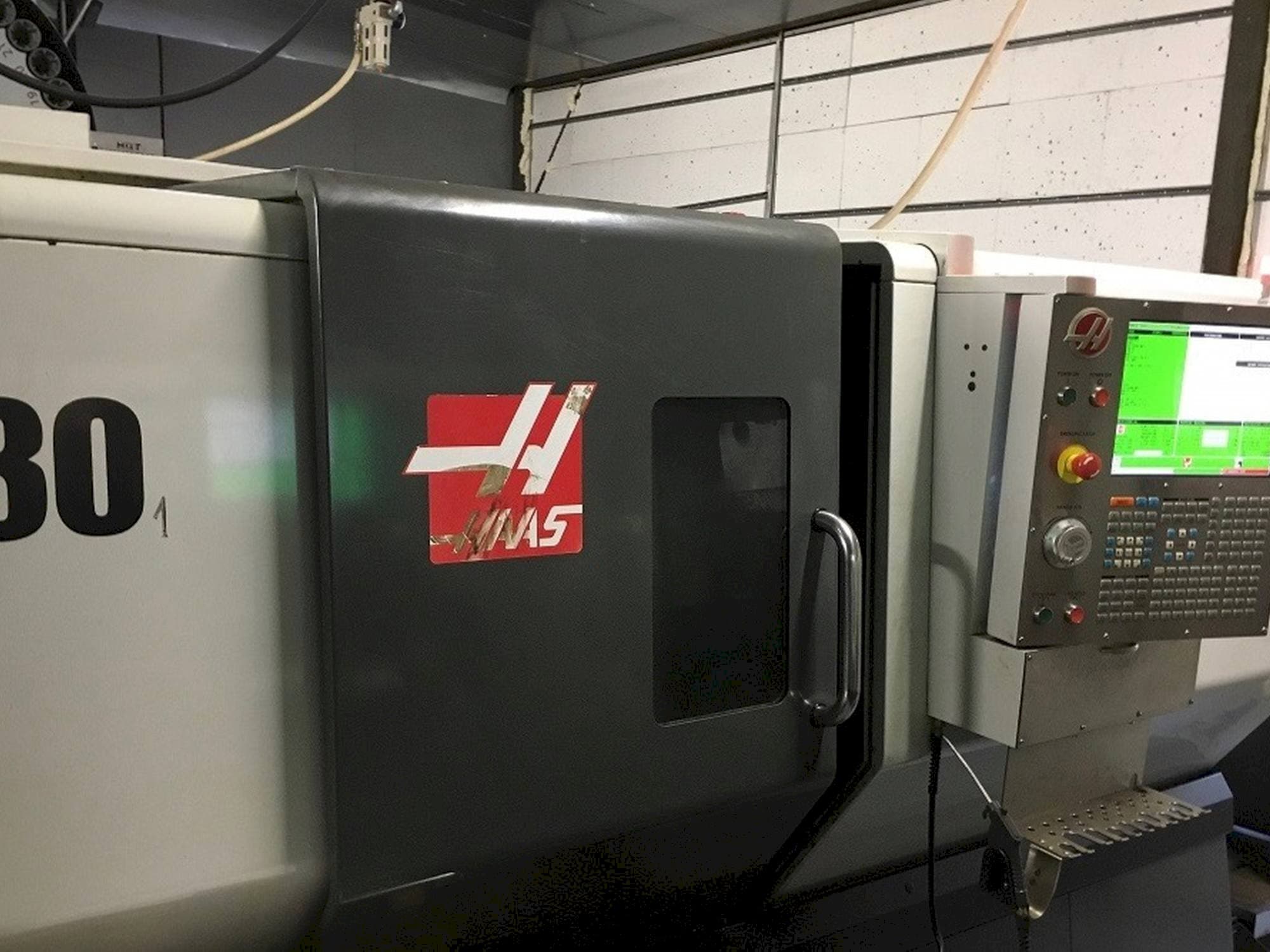 Mašīnas HAAS ST-30  pretskats