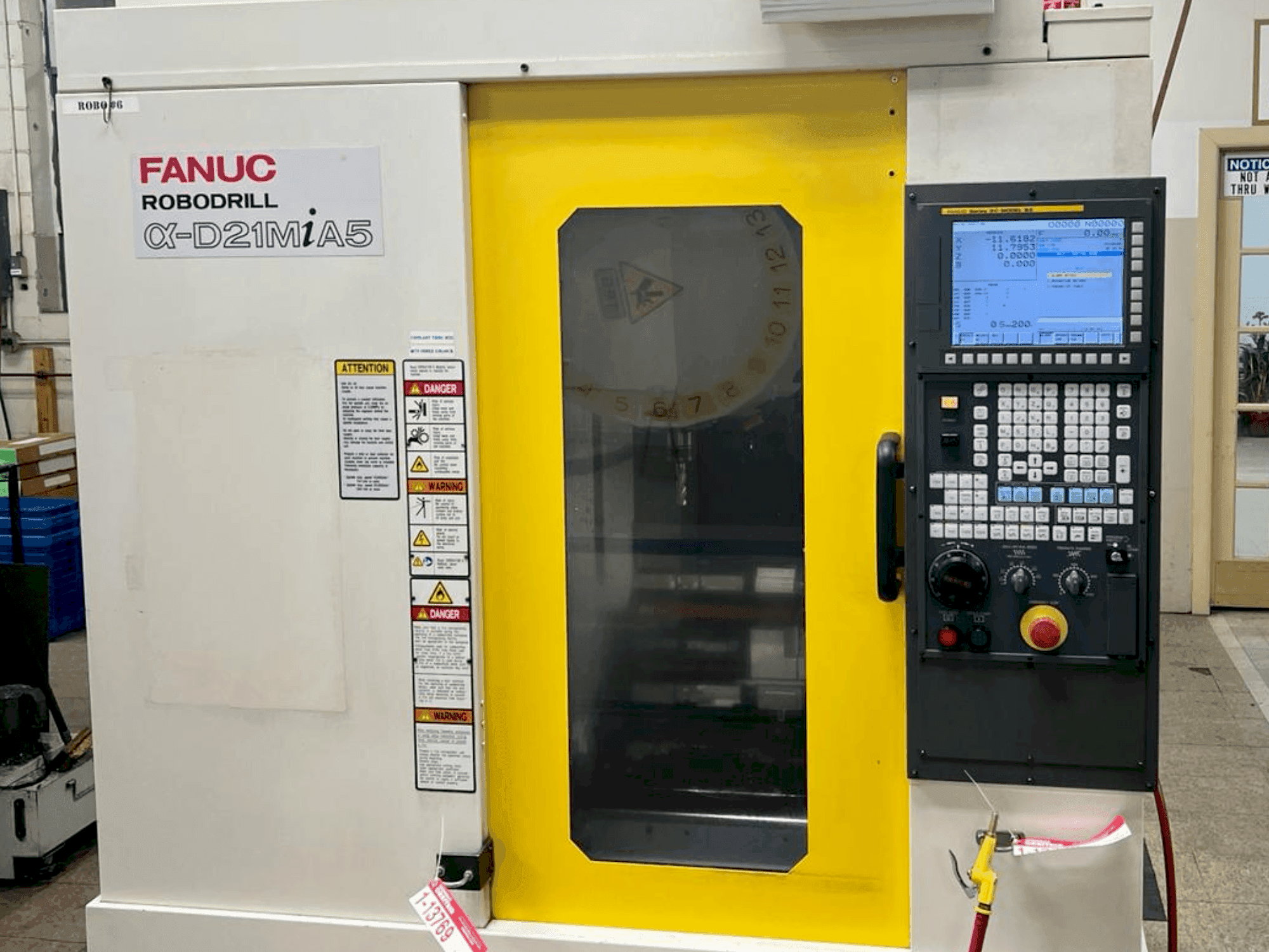 Mašīnas FANUC Robodrill D21MiA5 pretskats