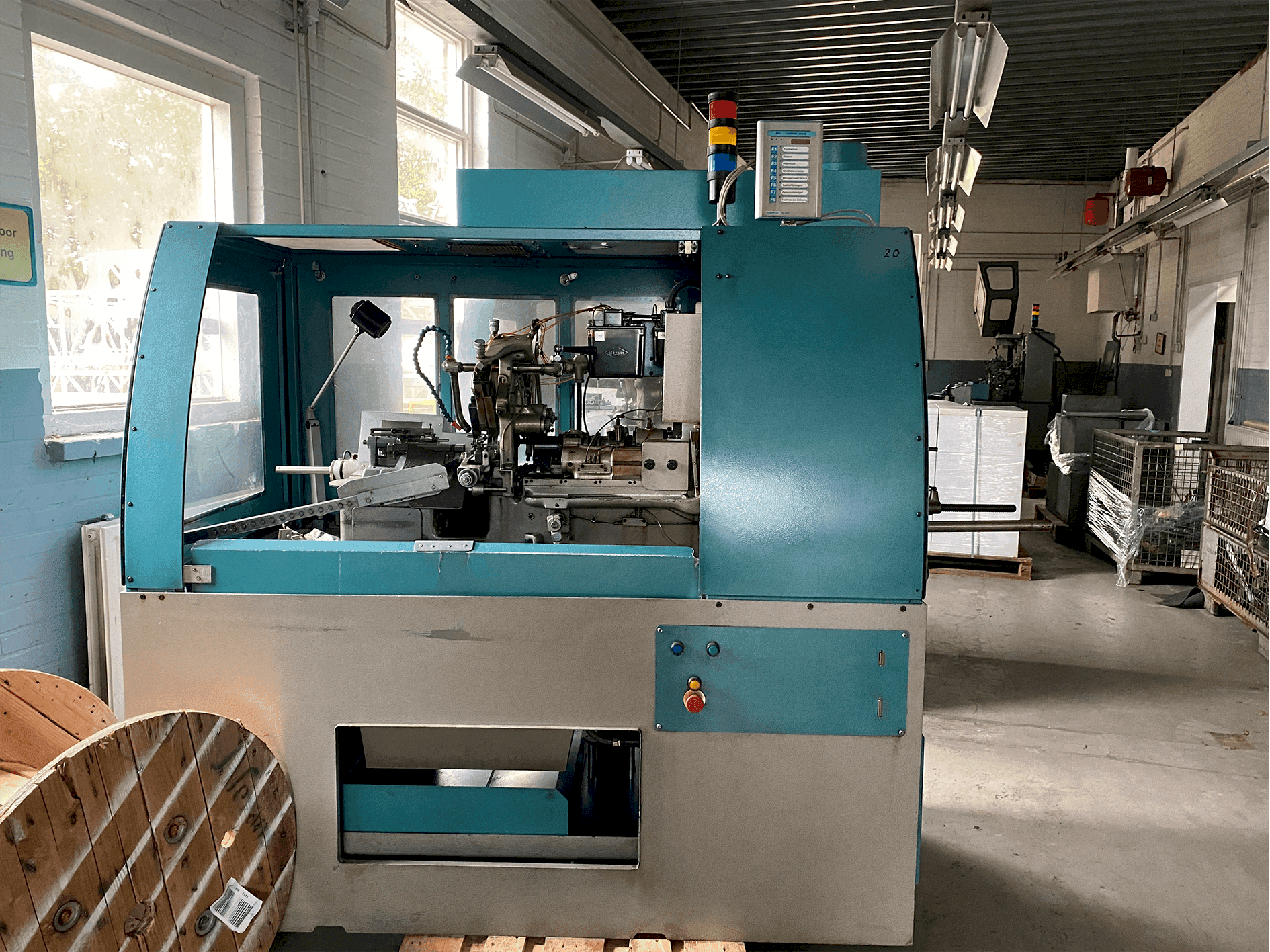 Mašīnas Tornos-Bechler NAT-125 vario pretskats