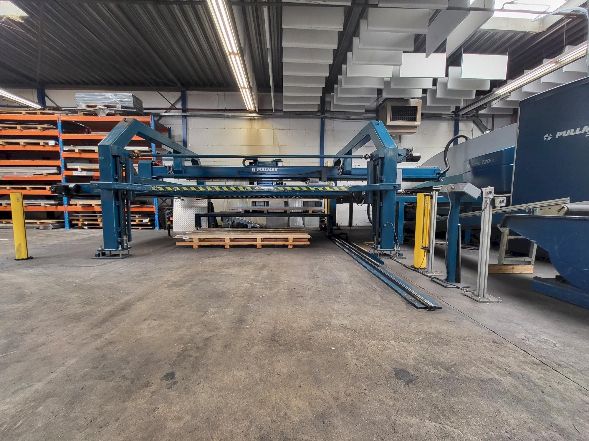 Mašīnas Pullmax 720 pretskats
