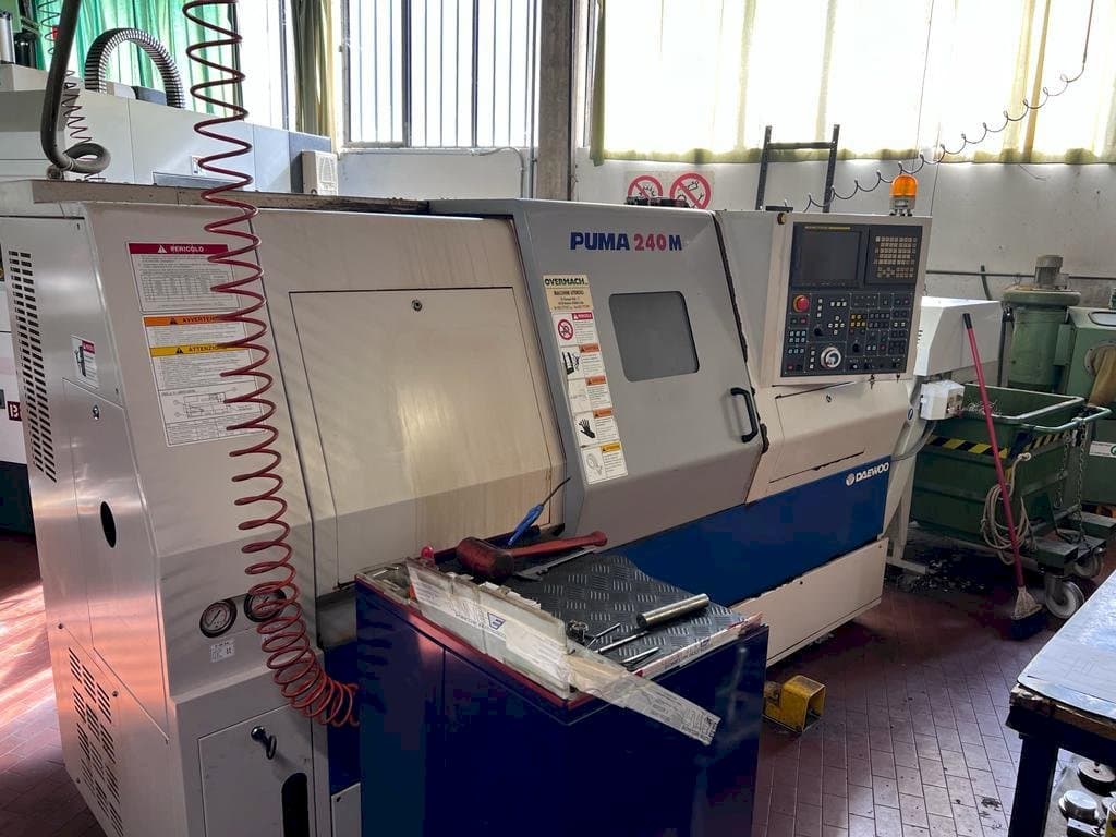 Mašīnas DAEWOO Puma 240M pretskats