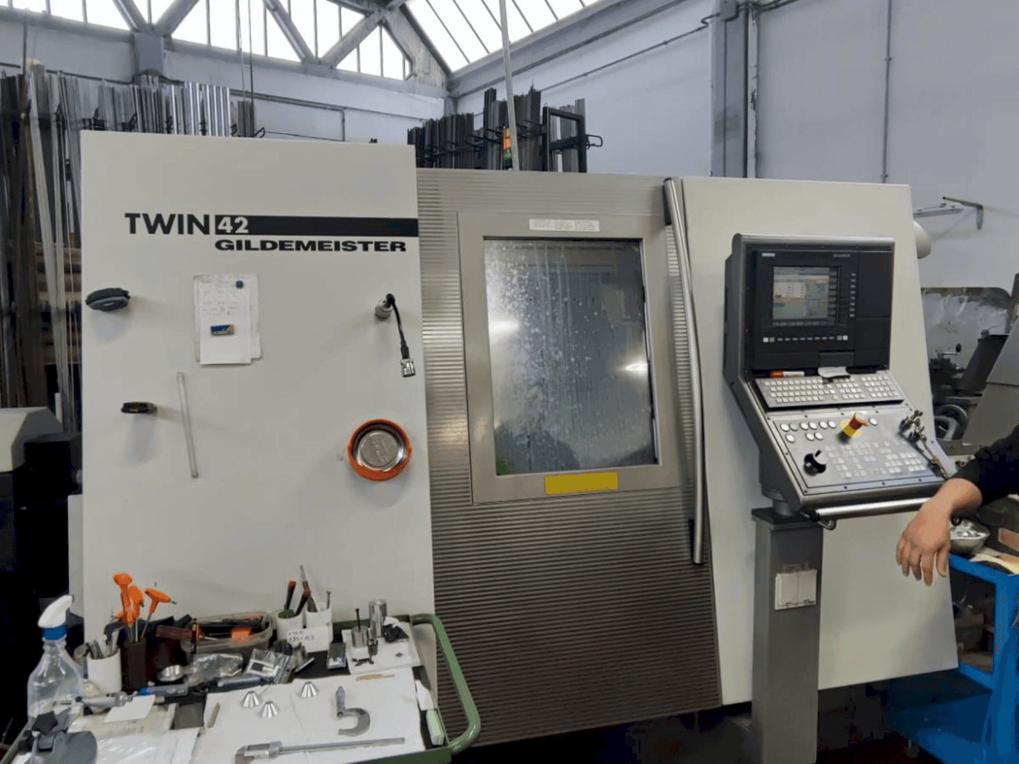 Mašīnas Gildemeister TWIN 42 pretskats