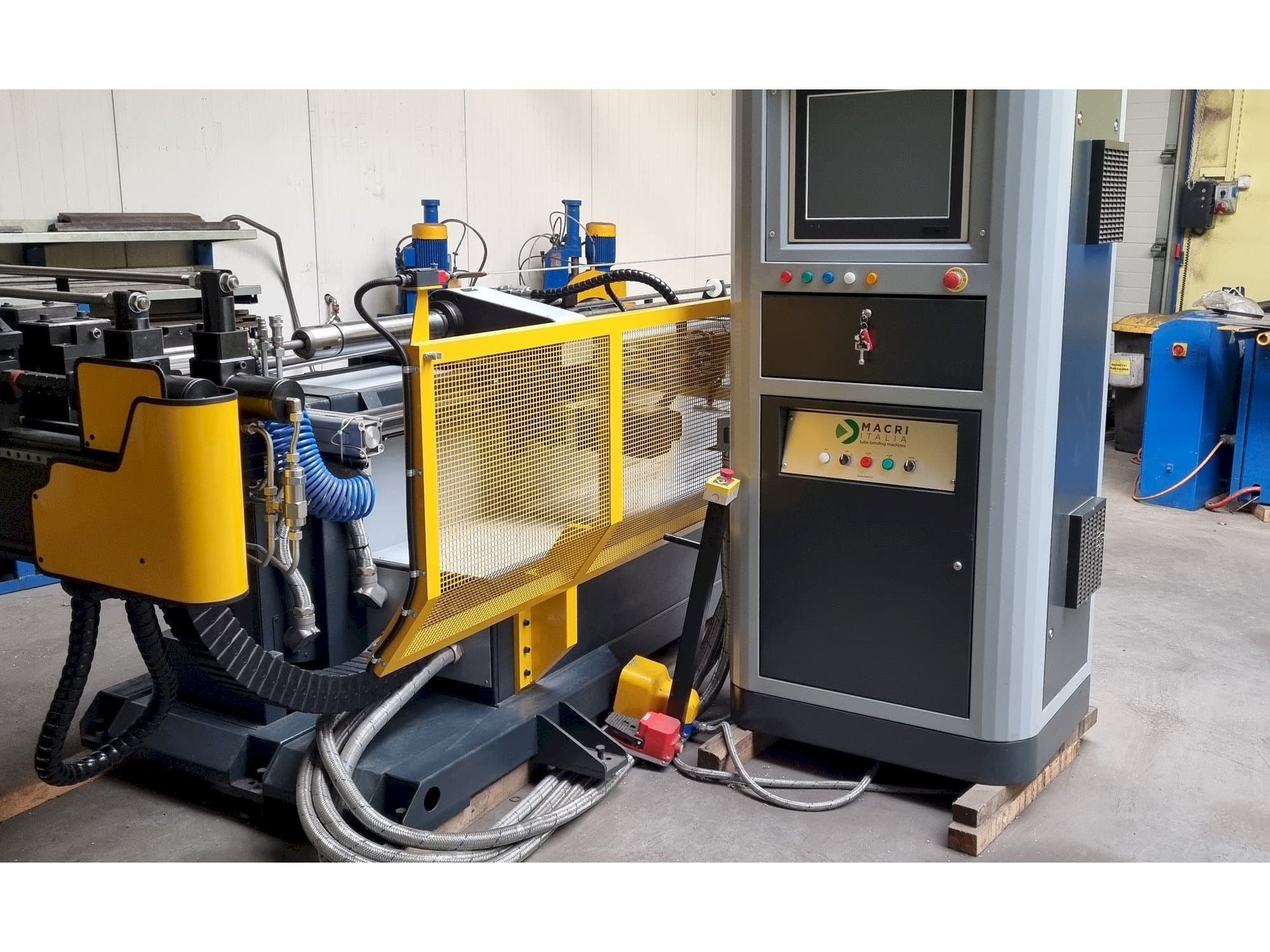 Mašīnas MACRI ITALIA PROVAR 6-45 U-D pretskats