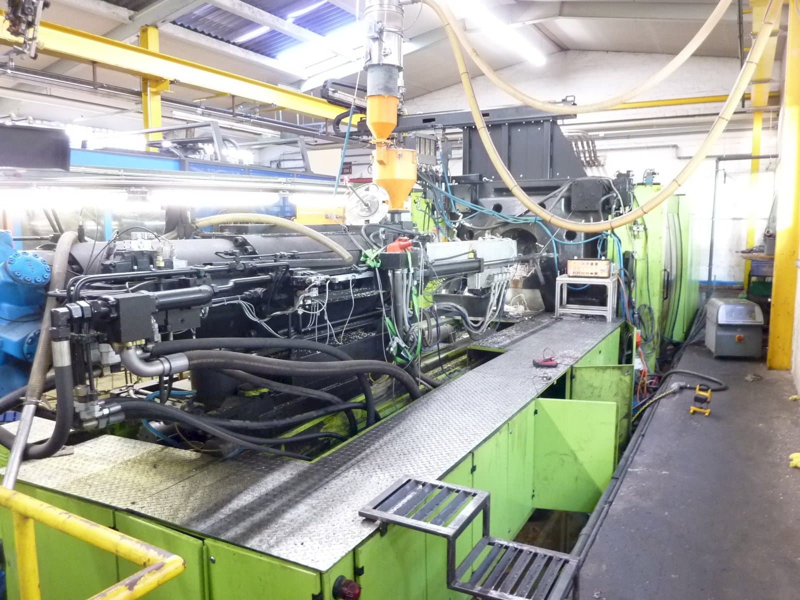 Mašīnas ENGEL ES 10000/1300 DK kreisās malas skats