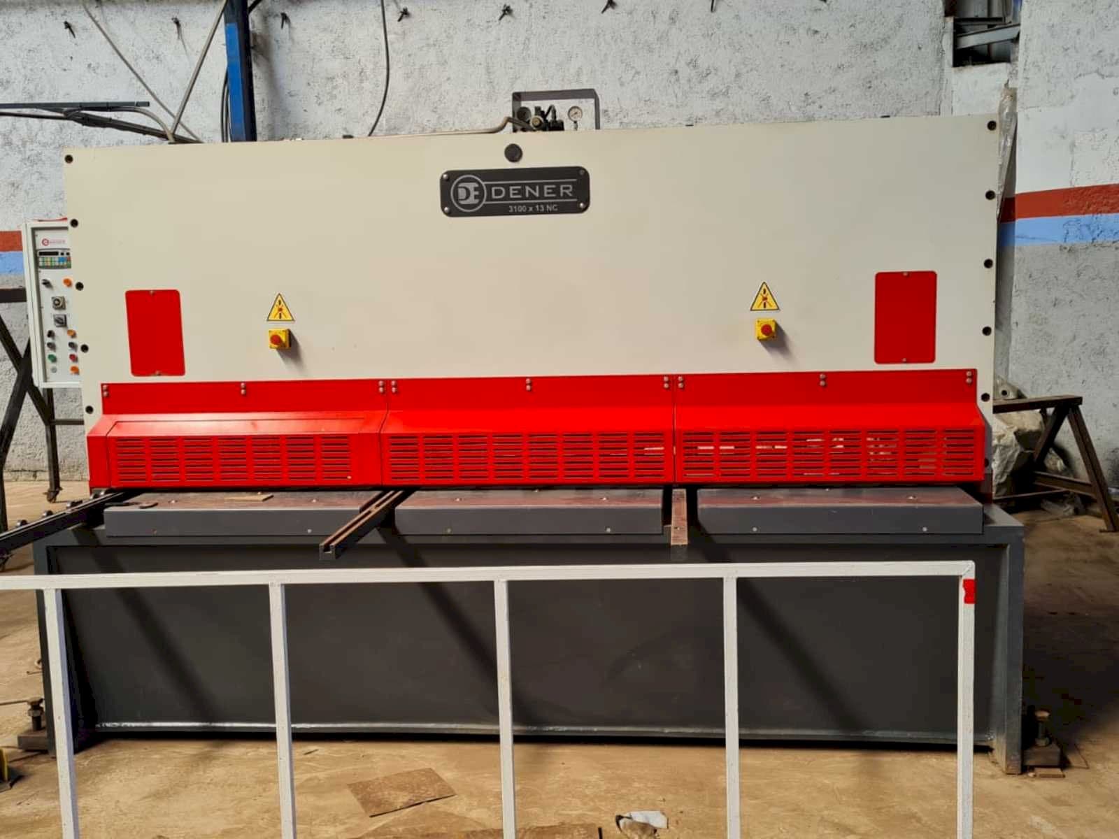 Mašīnas DENER BS 3013 pretskats
