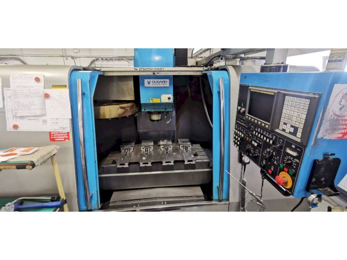 Mašīnas Dugard									 EAGLE 1000 VMC-L  pretskats