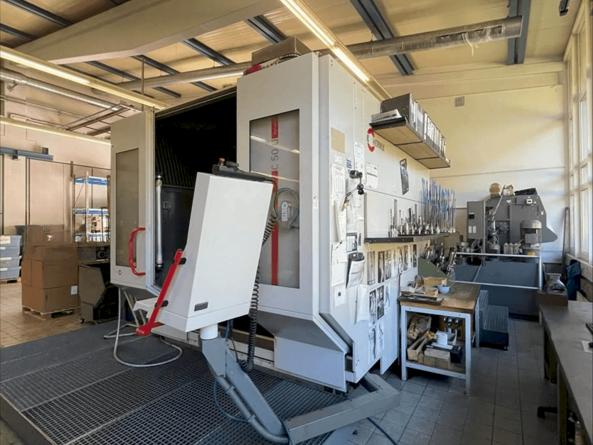 Mašīnas HERMLE C50U  pretskats