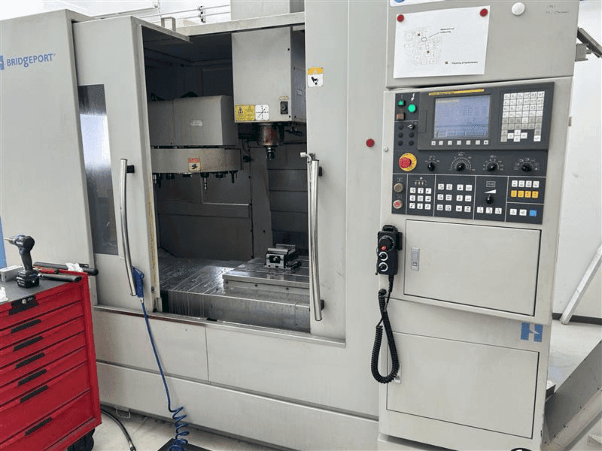 Mašīnas Bridgeport GX 1000 pretskats