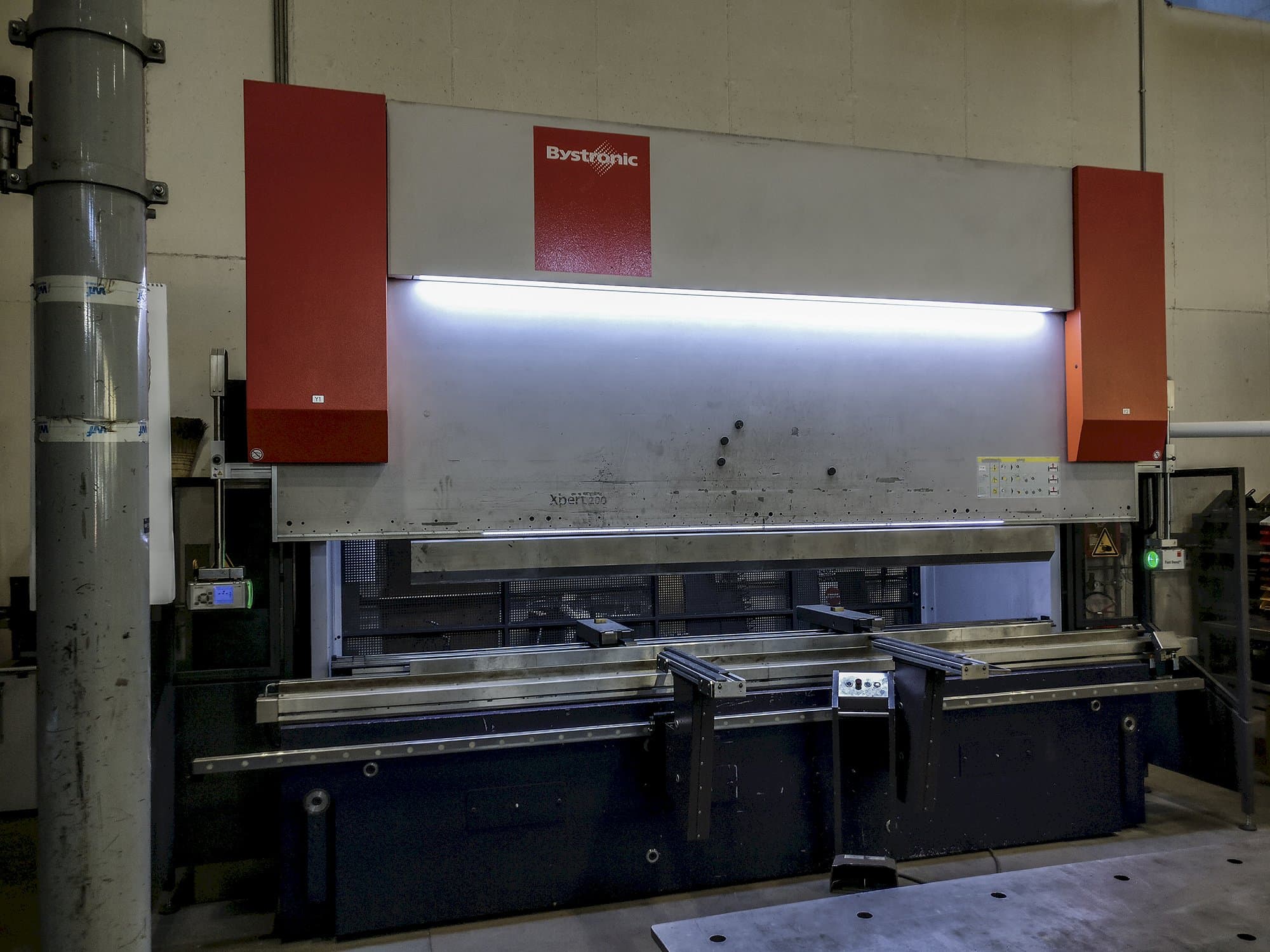 Mašīnas Bystronic Xpert 200x4100 pretskats