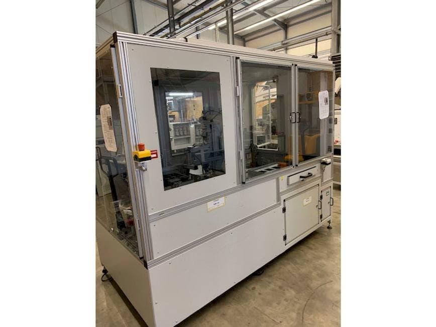Mašīnas SEHO Robot cell sorting station kreisās malas skats