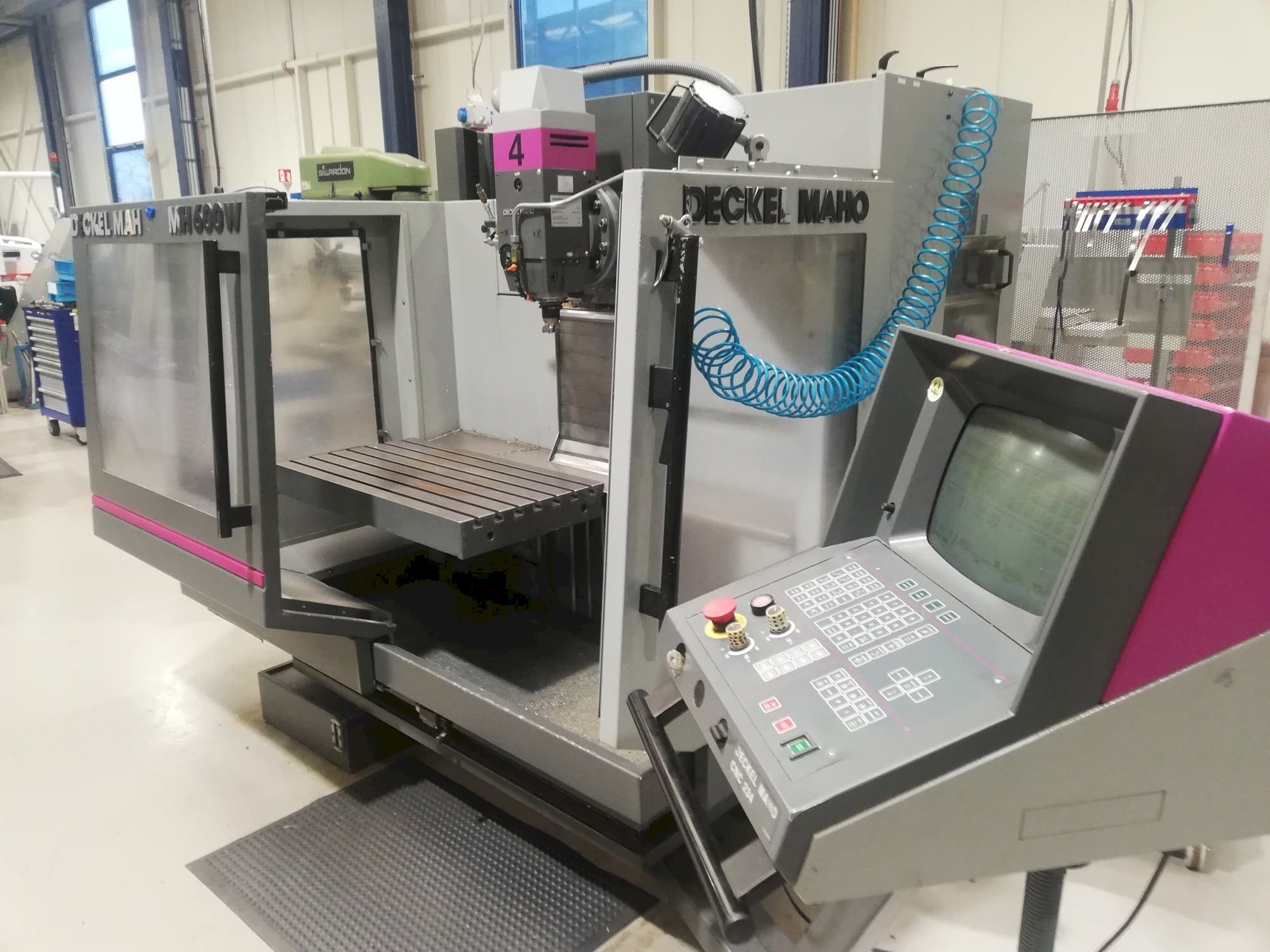 Mašīnas DECKEL MAHO MH 600W pretskats