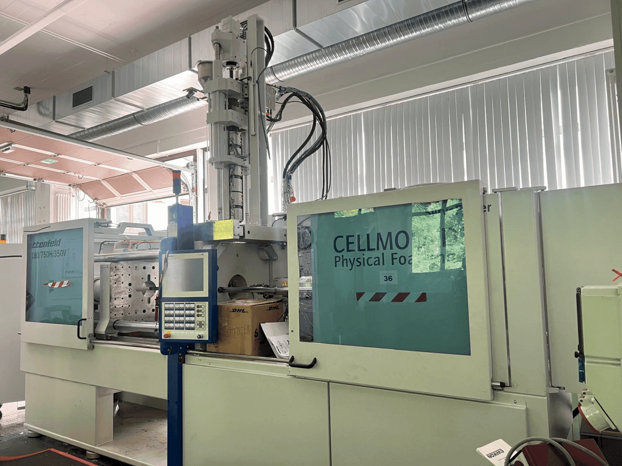 Mašīnas WITTMANN Battenfeld HM 180/750H/350V pretskats