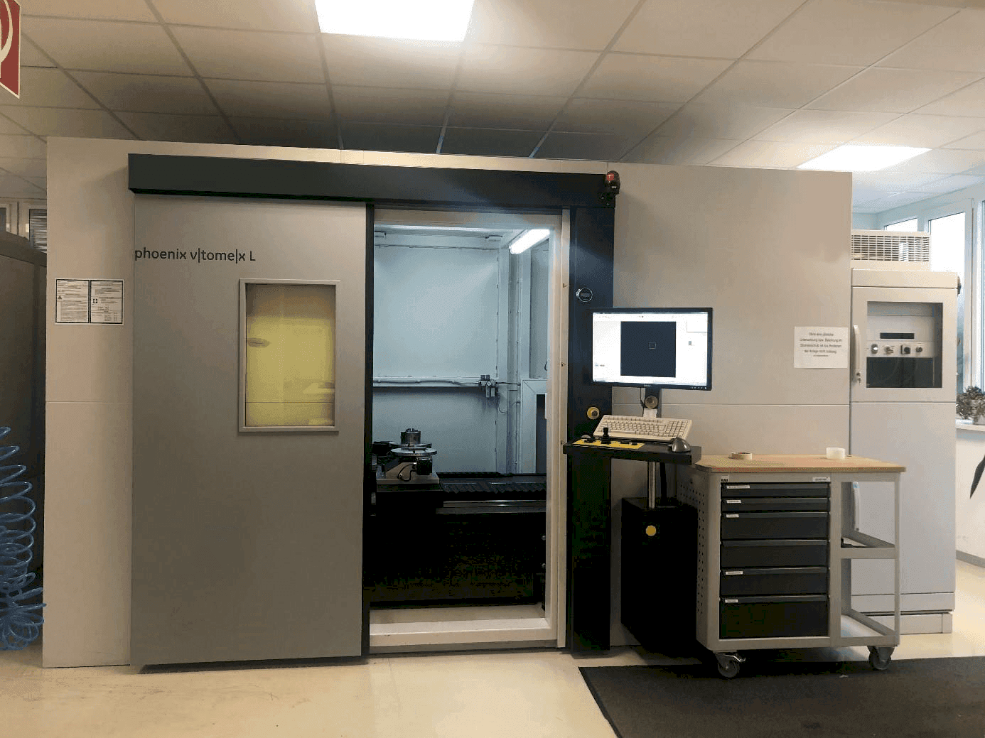 Mašīnas Phoenix V|tome|x L 240 pretskats