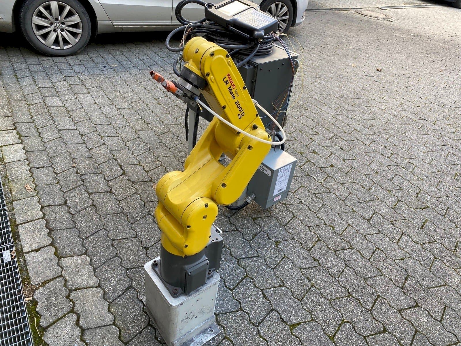 Mašīnas FANUC LR Mate 200iD/4S  pretskats