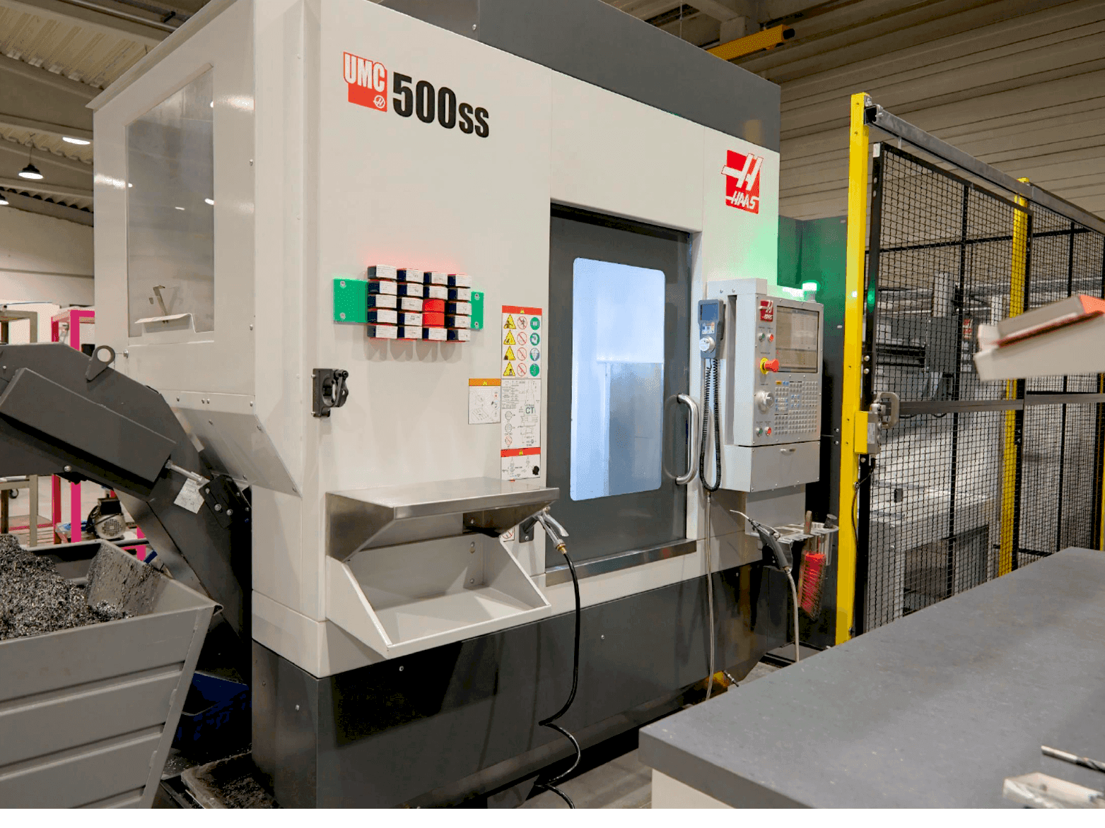 Mašīnas HAAS UMC 500-SS MIT APL pretskats