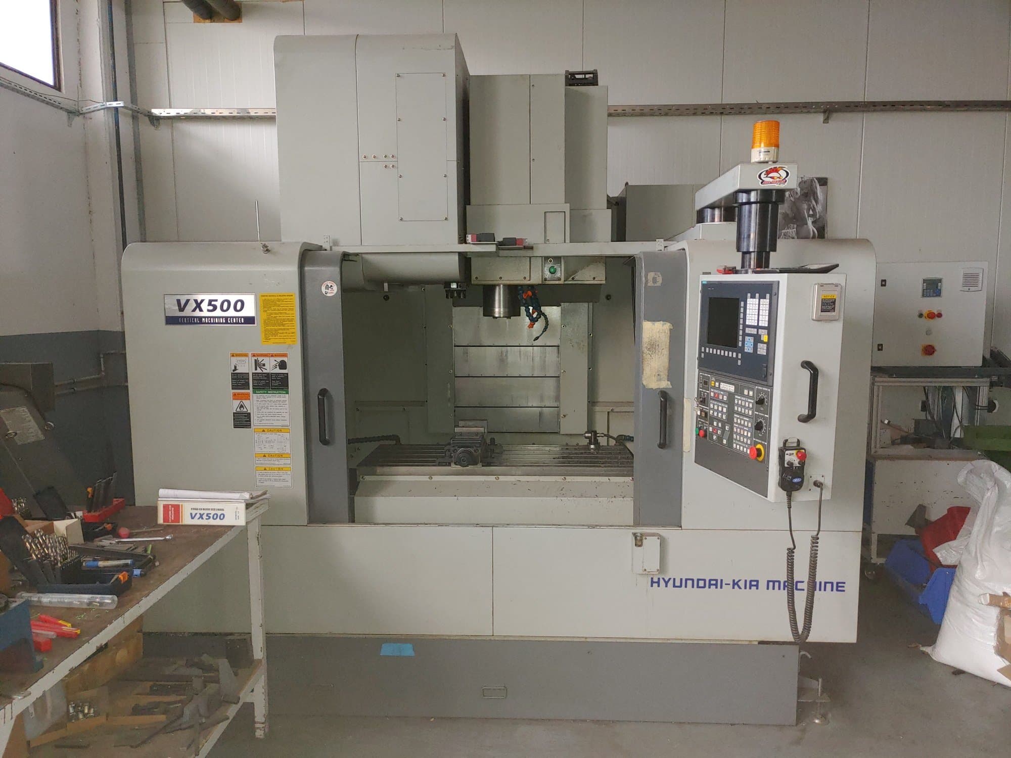 Mašīnas Hyundai Kia VX 500 pretskats