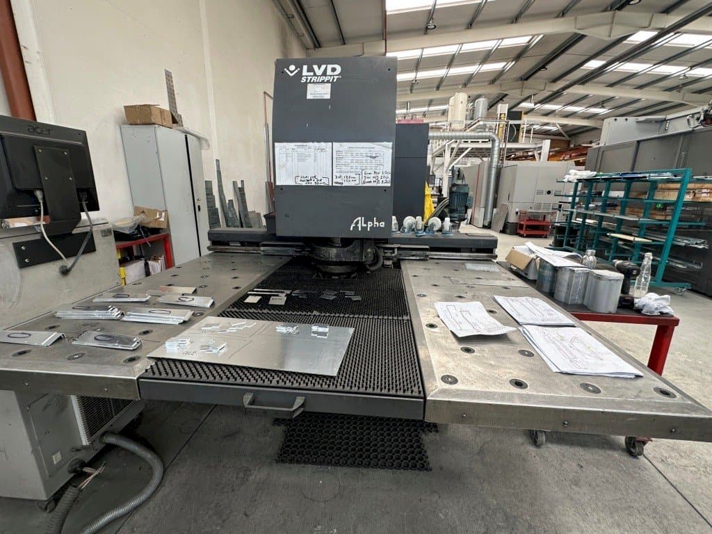 Mašīnas LVD Alpha 1212TK pretskats