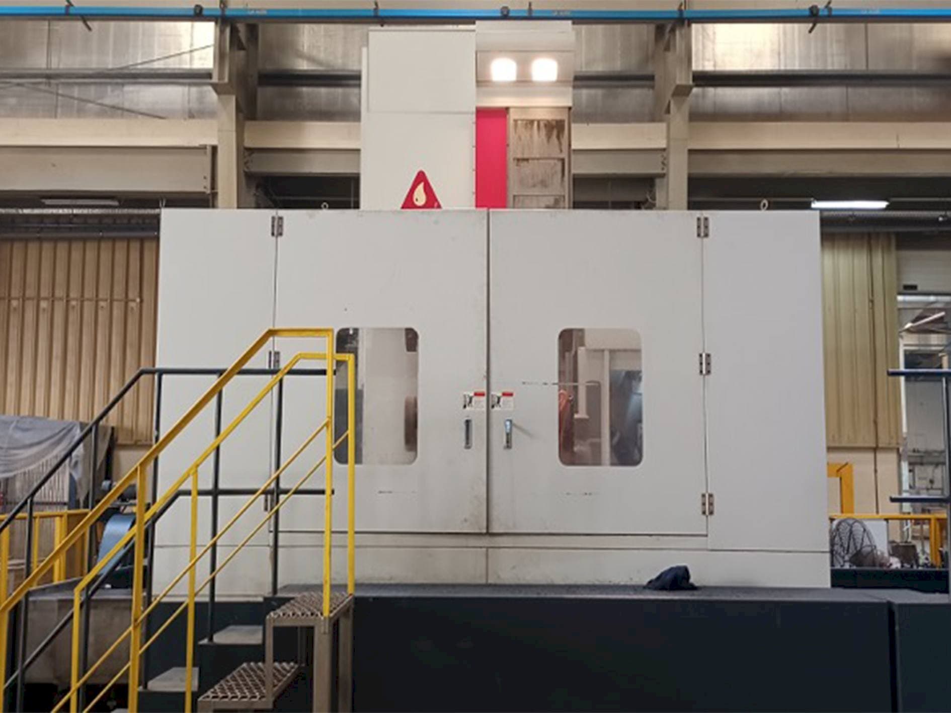 Mašīnas YOU JI HBM130/3022 pretskats