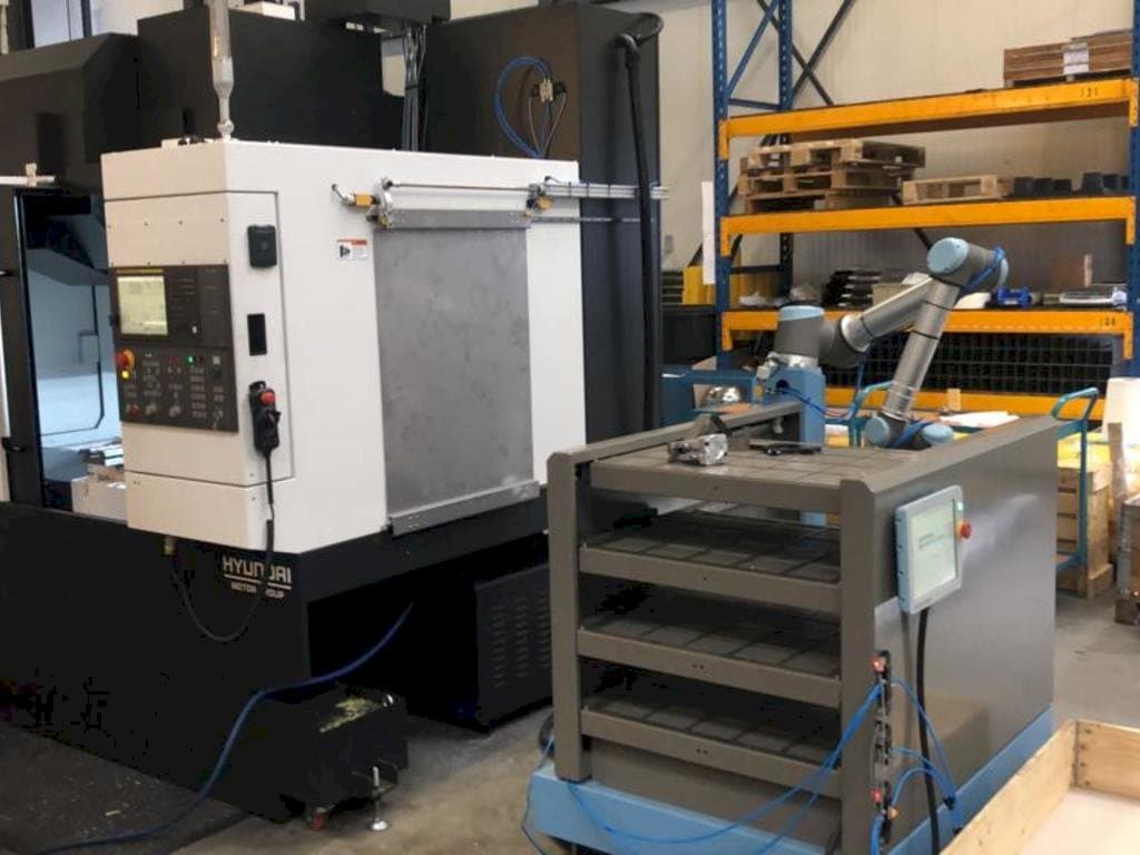 Mašīnas Universal Robots UR10  pretskats