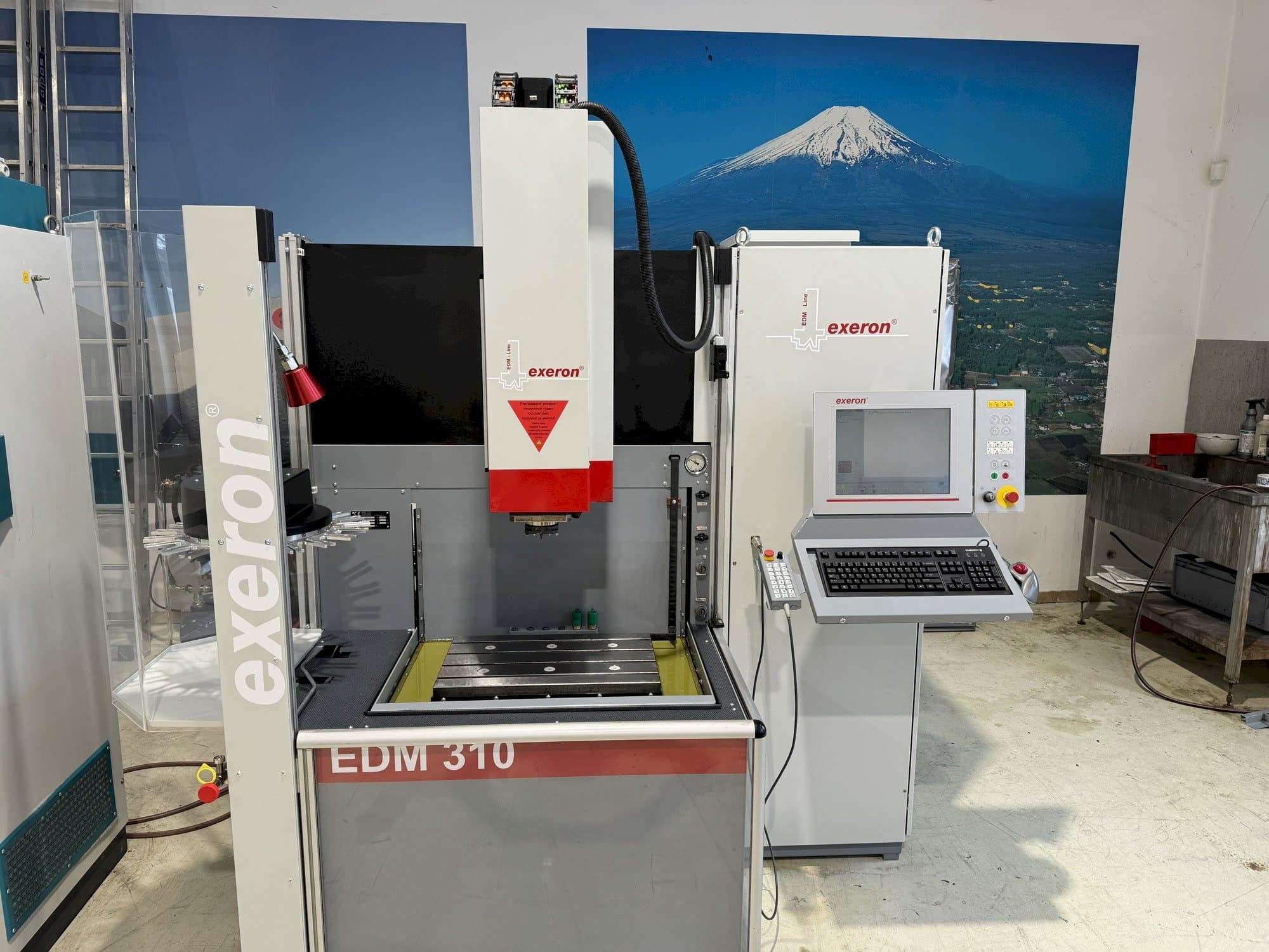 Mašīnas Exeron EDM 310 MF 20 pretskats