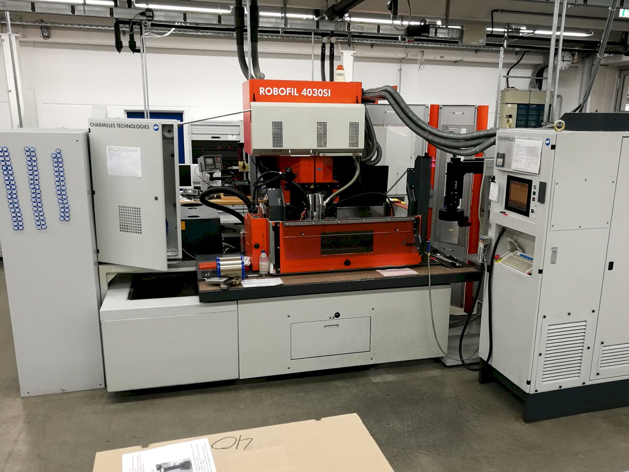 Mašīnas CHARMILLES ROBOFIL 4030SI  pretskats