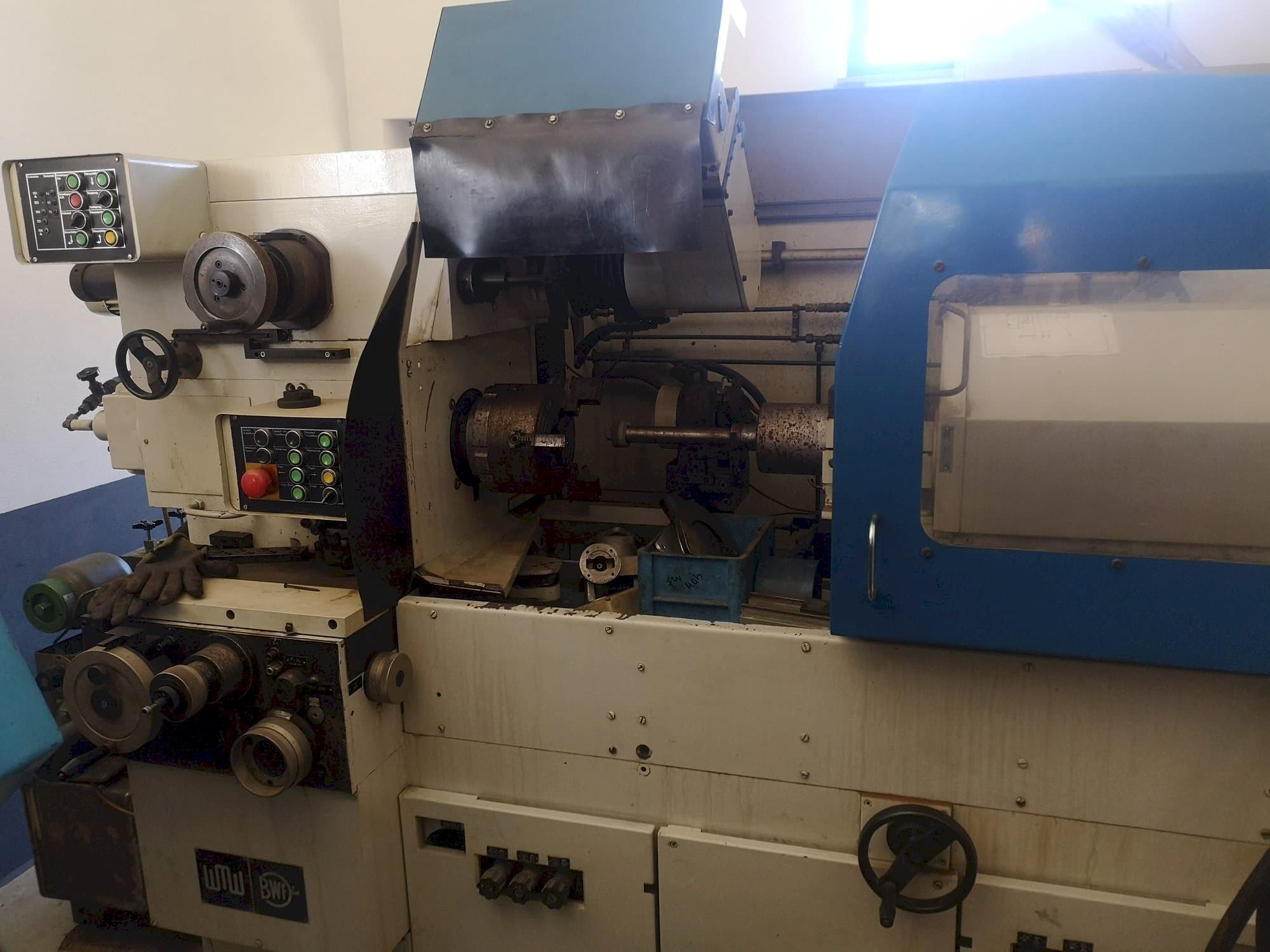 Mašīnas WMW SI4 pretskats