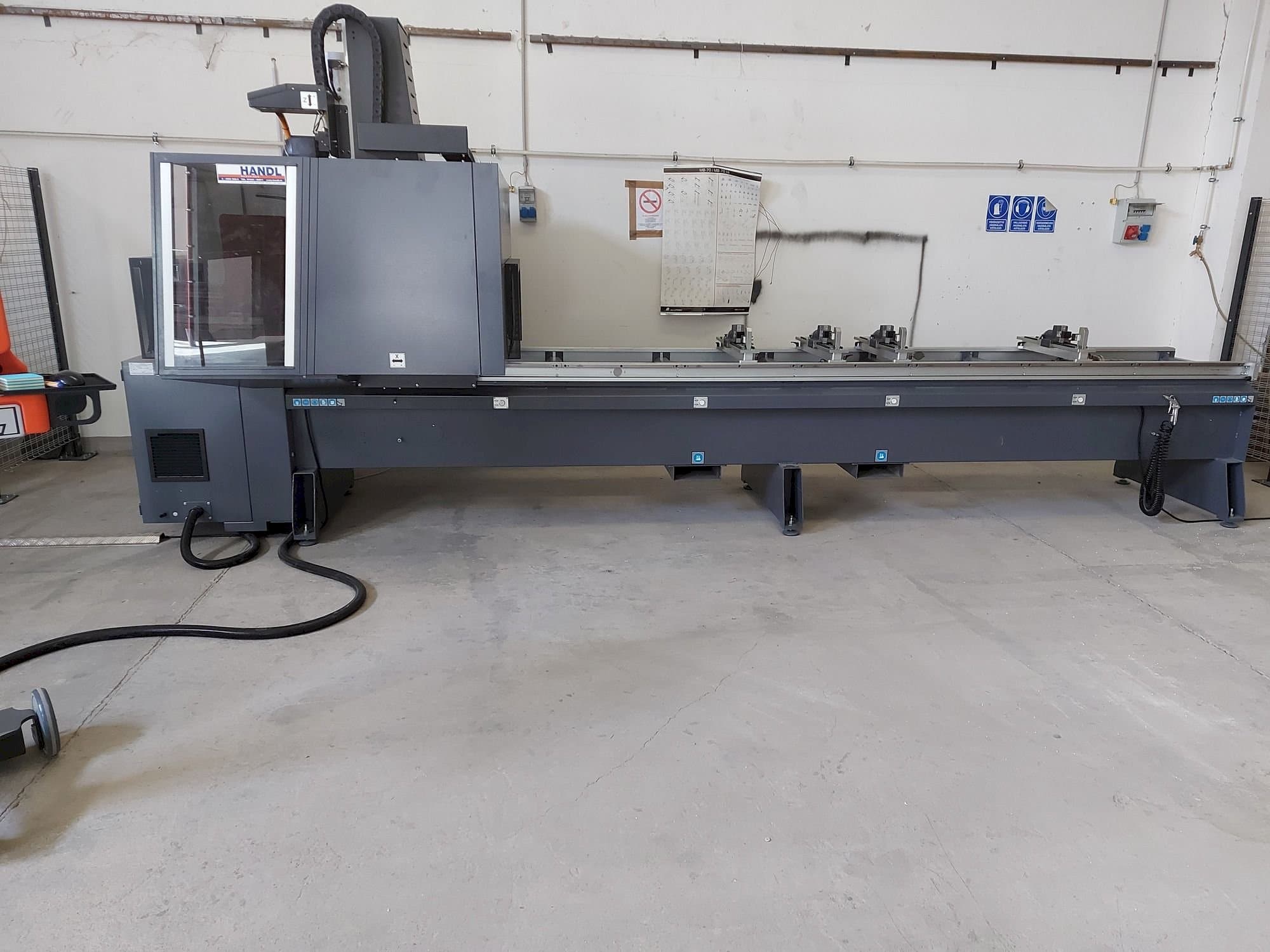 Mašīnas Tekna TKE943-4 pretskats