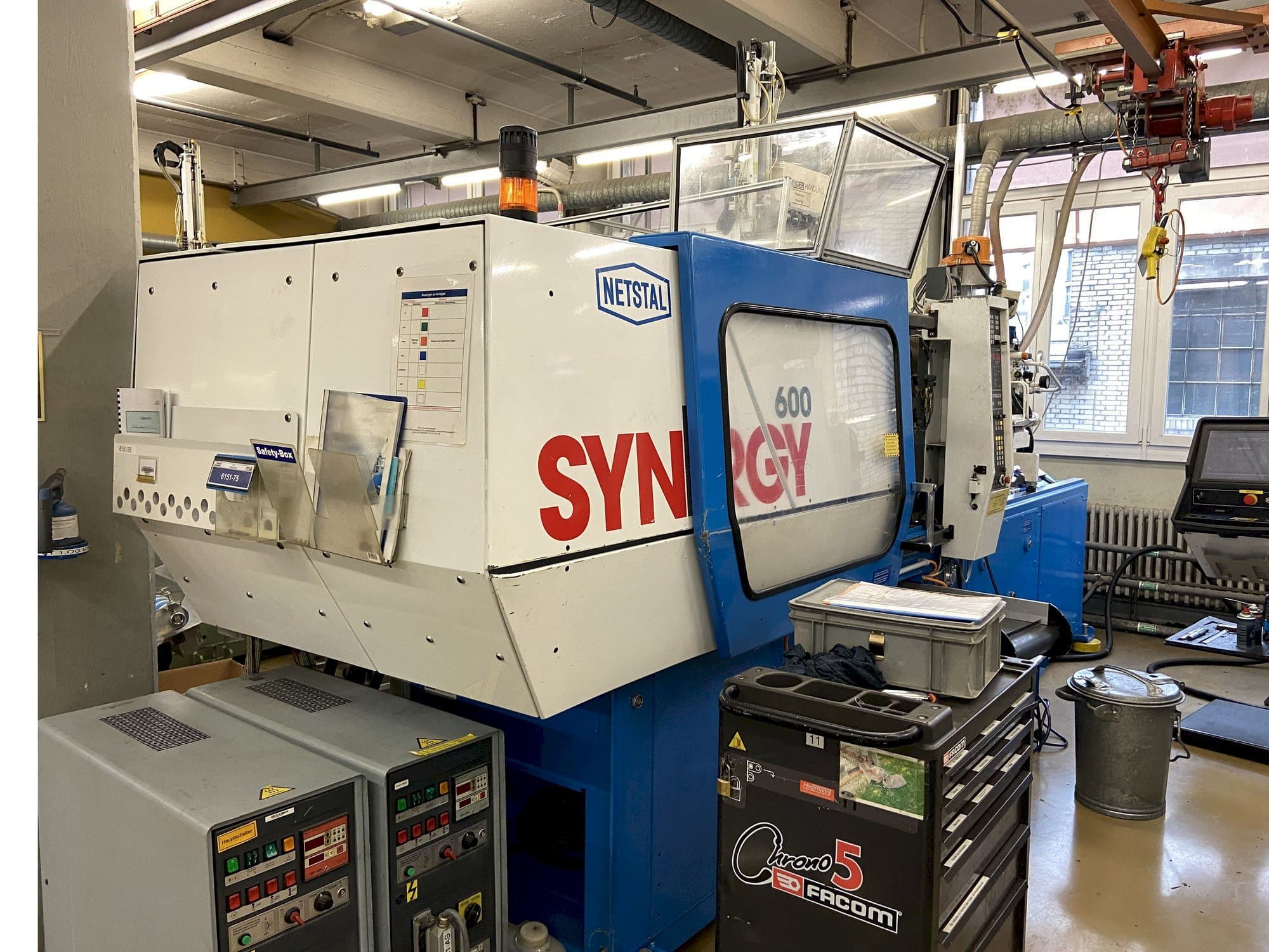 Mašīnas Netstal SYNERGY 600-110 pretskats