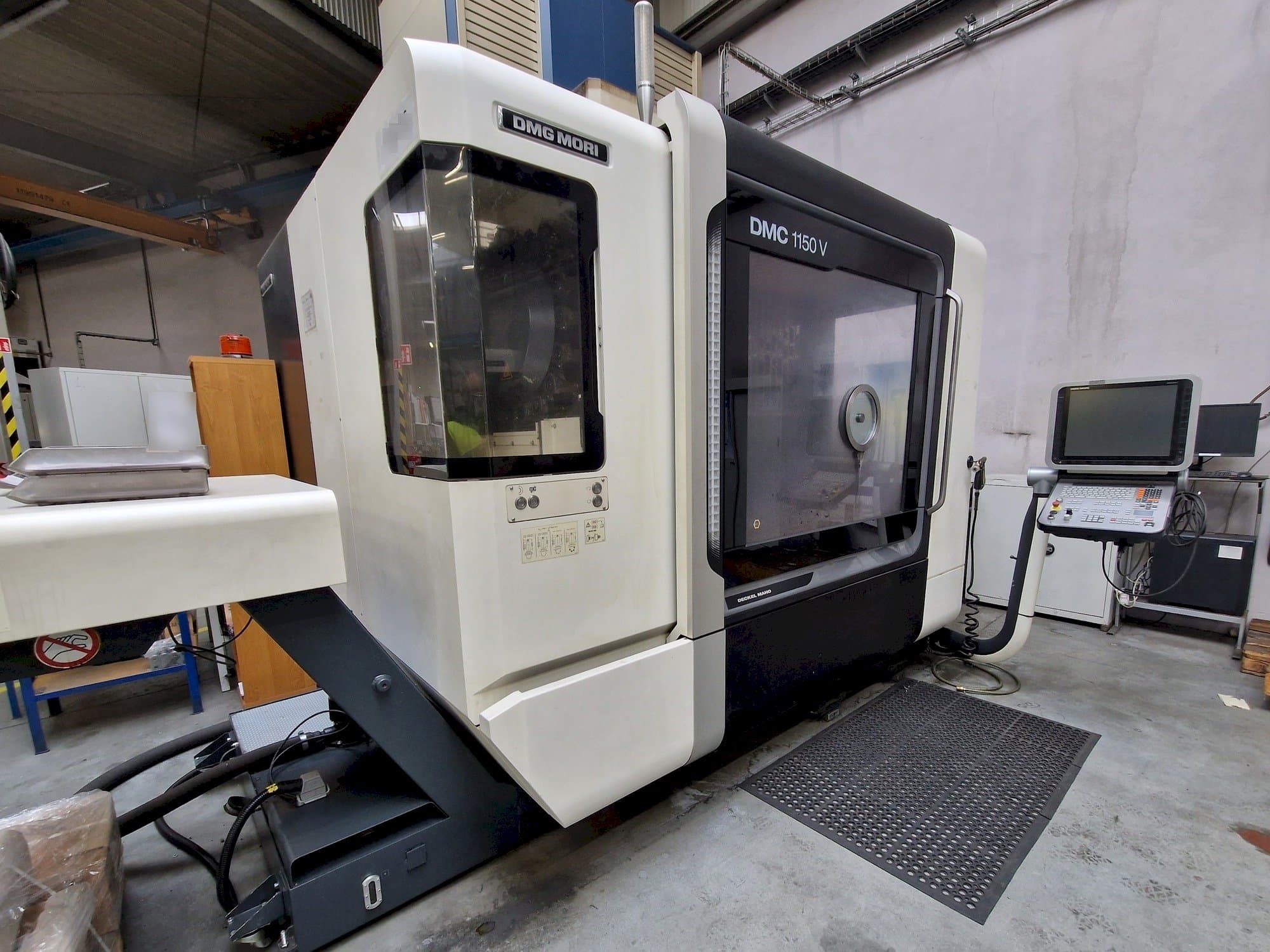 Mašīnas DMG MORI DMC 1150 V kreisās malas skats