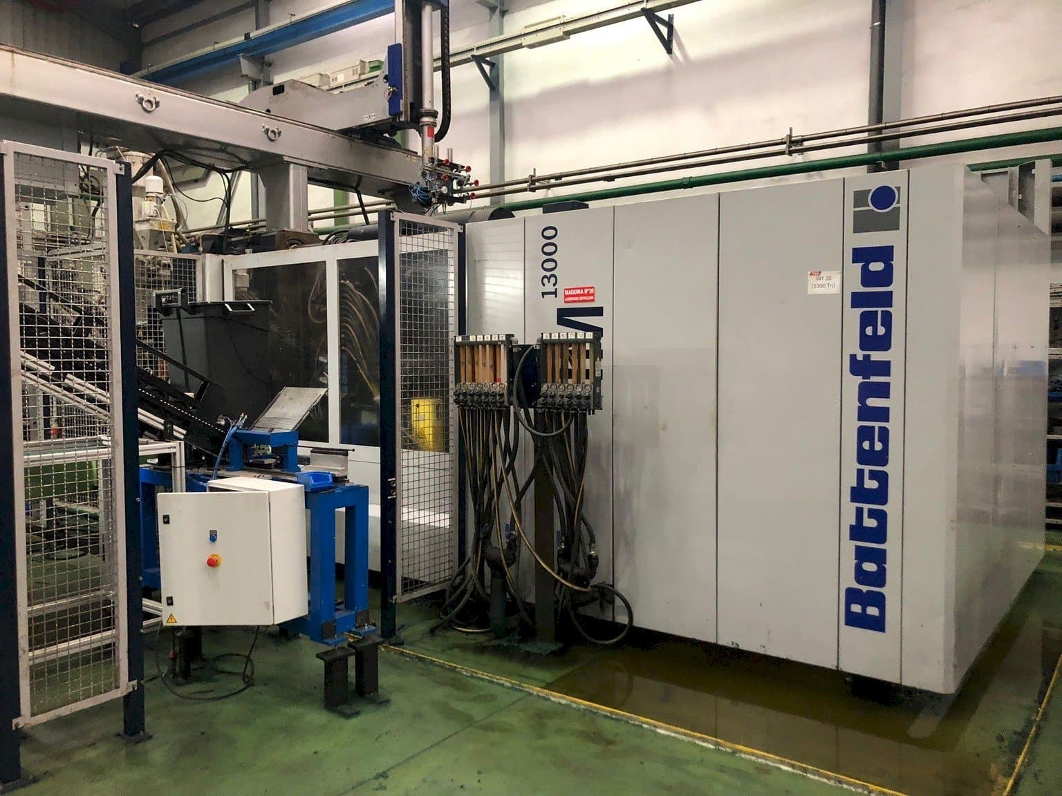 Mašīnas Battenfeld HM 13000 pretskats